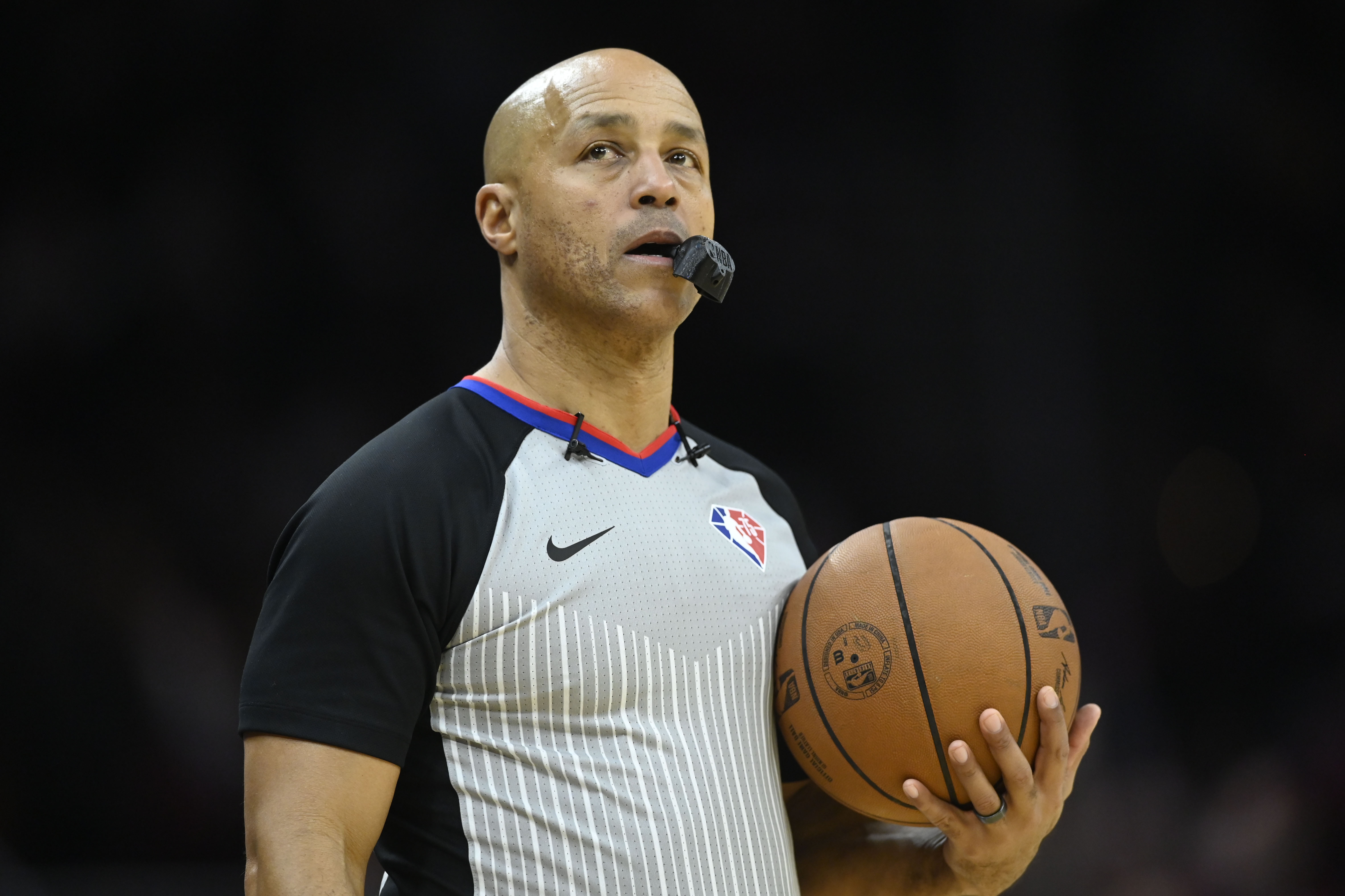  船記：很期待這場的裁判報告 這是馬克-戴維斯的經(jīng)典吹罰