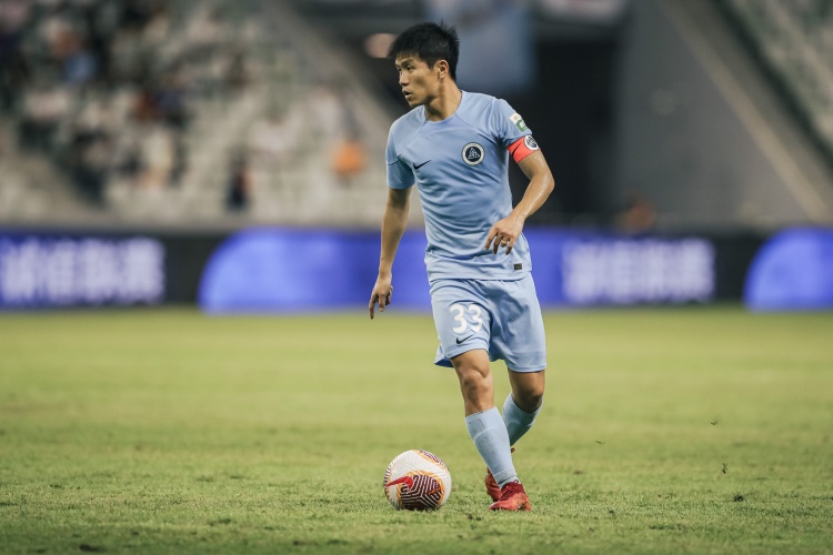  35歲朱寶杰轉(zhuǎn)會(huì)上海嘉定匯龍，此前效力深圳新鵬城51場(chǎng)打進(jìn)1球