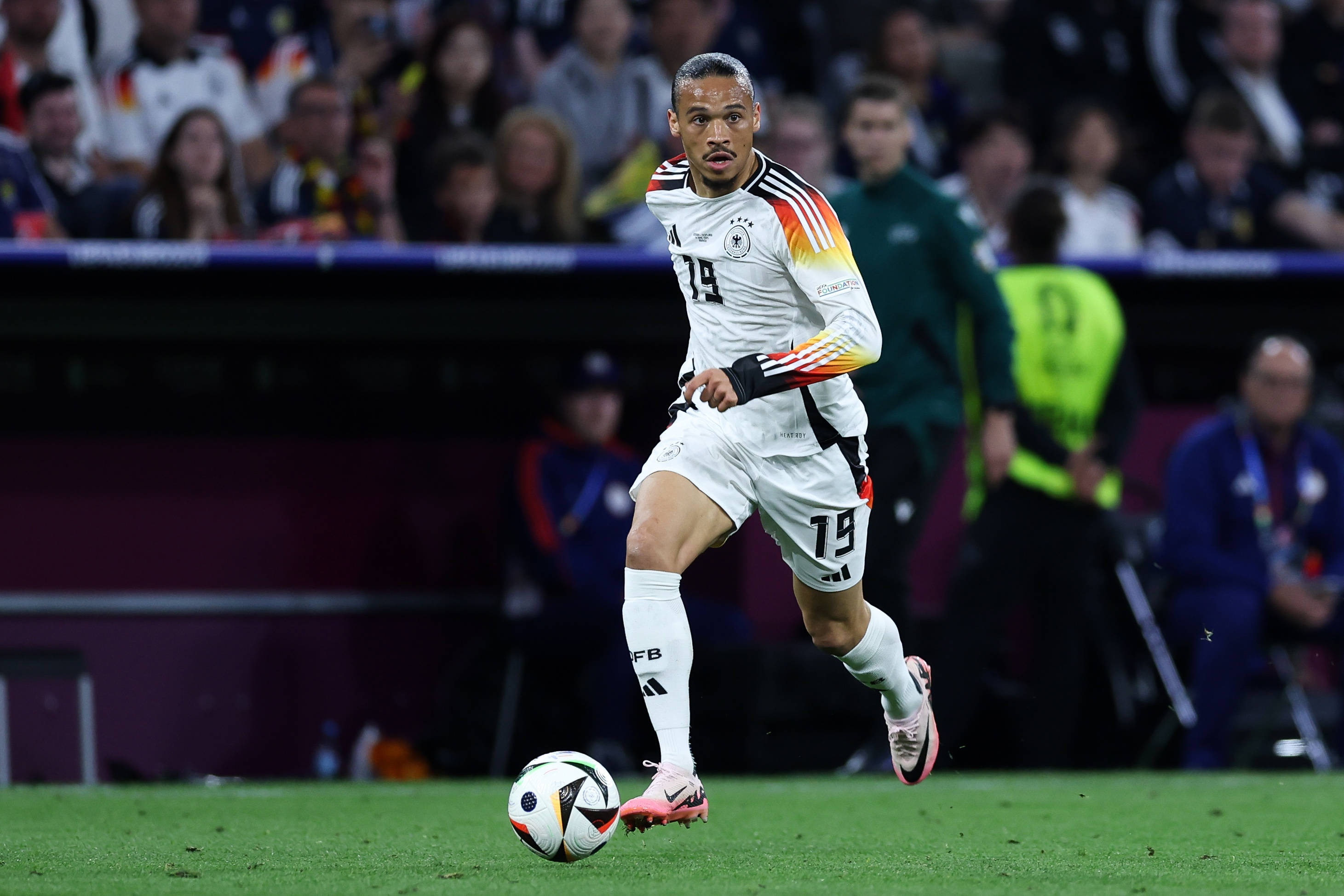  本賽季34場(chǎng)8球4助攻！記者：薩內(nèi)將入選新一期德國(guó)隊(duì)名單