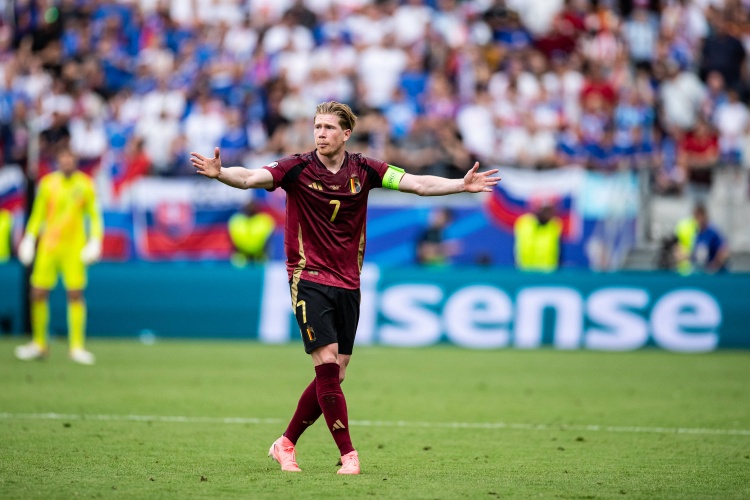  庫爾圖瓦：德布勞內(nèi)很有天賦，他發(fā)揮出色，球隊就會發(fā)揮得更好