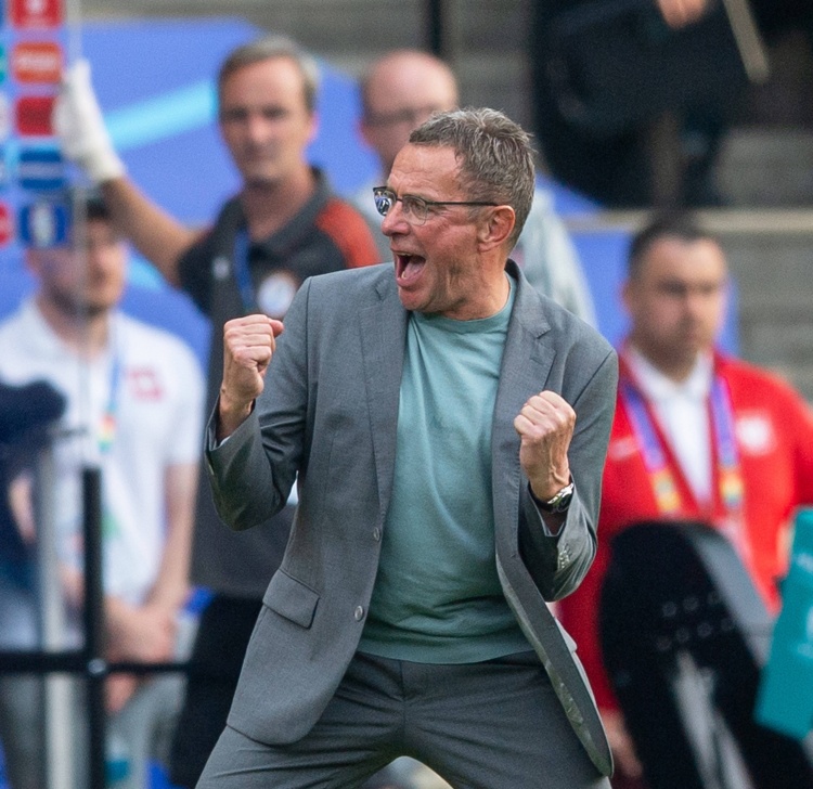  記者：拜仁沒(méi)有和朗尼克接觸，未來(lái)也沒(méi)有邀請(qǐng)其任職的計(jì)劃