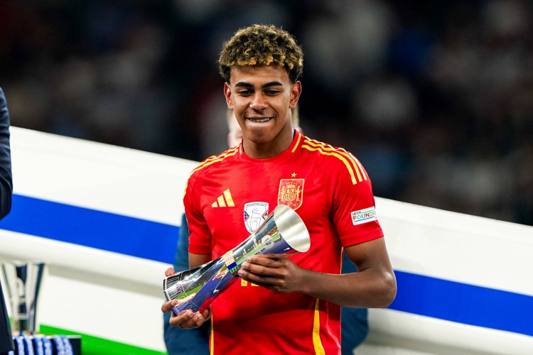  福登盛贊亞馬爾：他是足壇最優(yōu)秀的神童，技術(shù)全面是現(xiàn)象級(jí)天才