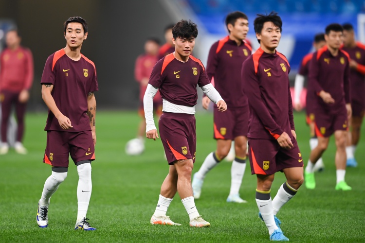  記者：國(guó)足還是原來(lái)的實(shí)力，無(wú)非是伊萬(wàn)找到符合國(guó)足定位的戰(zhàn)術(shù)