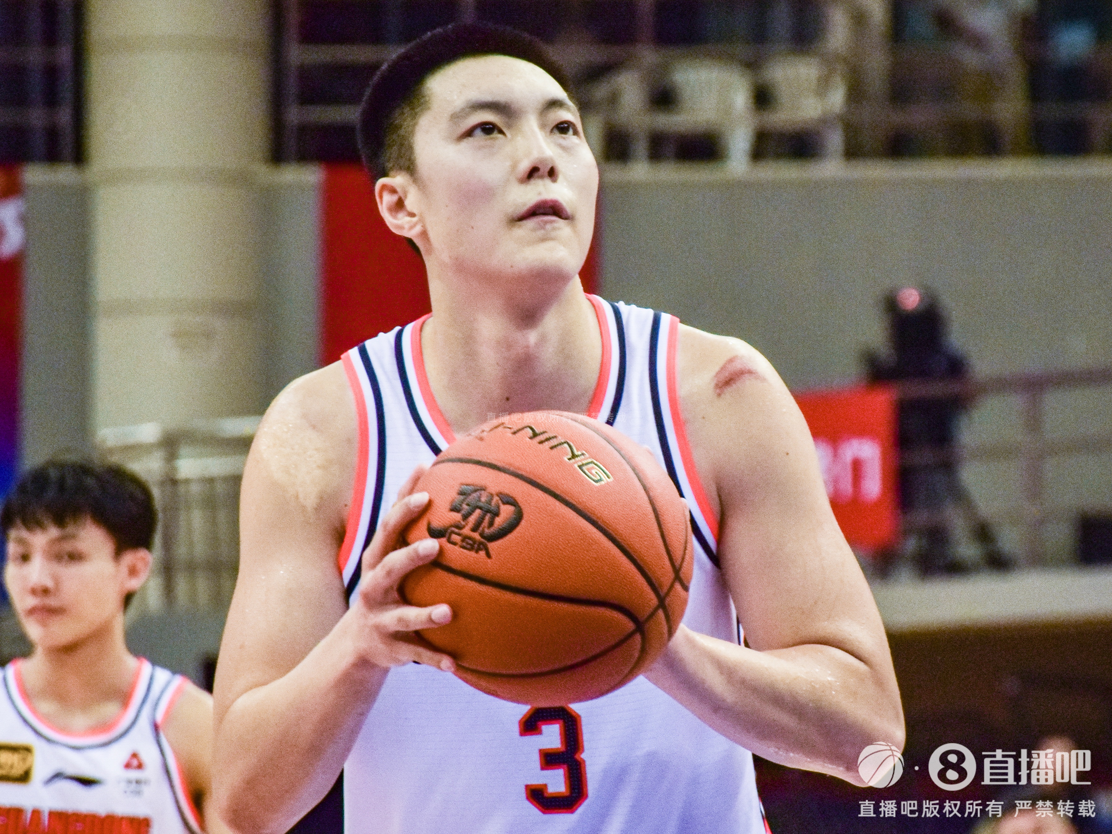  可圈可點！胡明軒半場三分3中2拿到9分3板6助 正負值+12最高