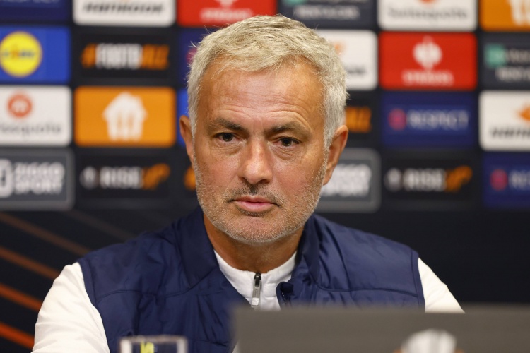  穆里尼奧：如果土超是個(gè)正常聯(lián)賽，我們現(xiàn)在應(yīng)該領(lǐng)先8-9分了