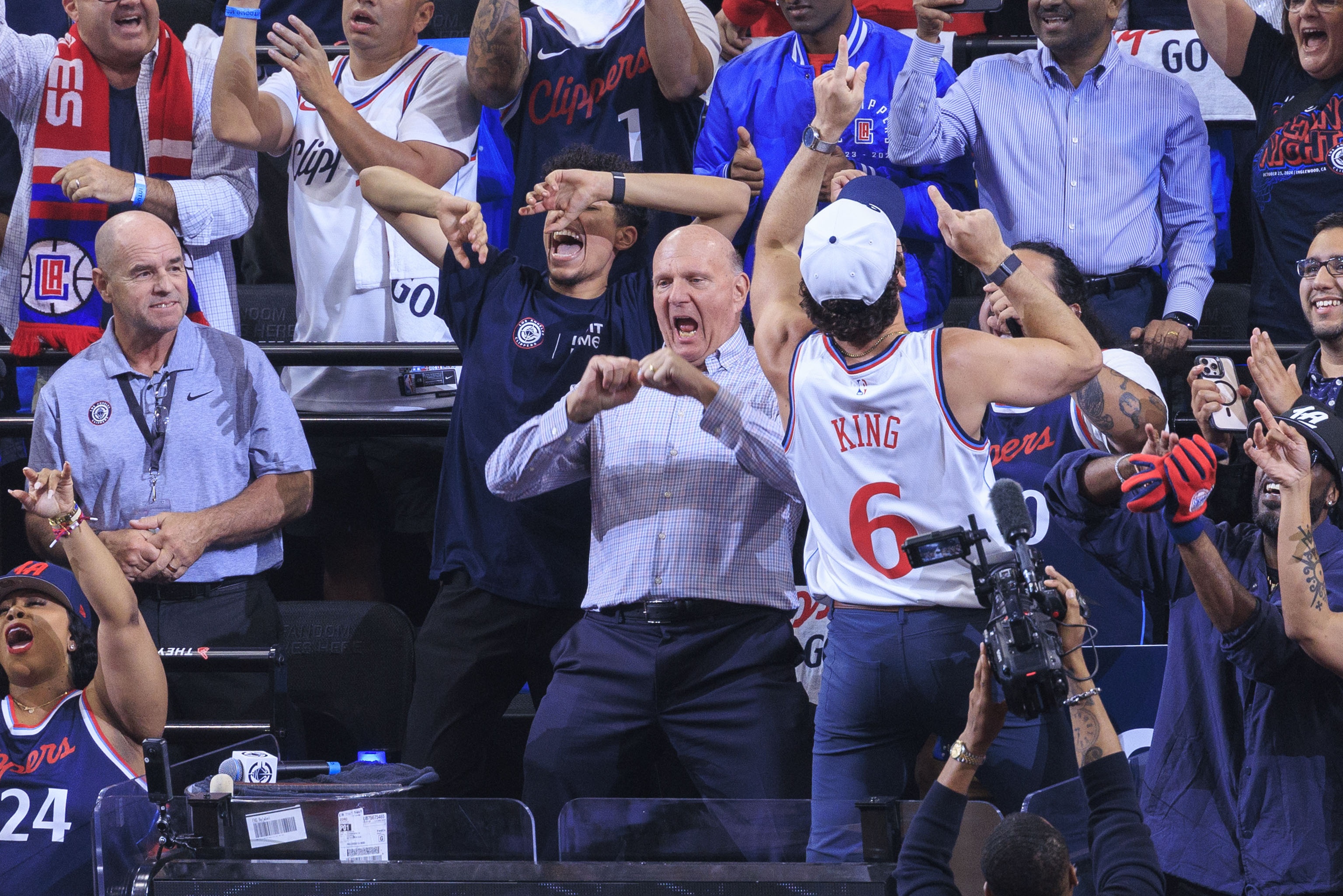  風(fēng)水學(xué)不存在的！快船開(kāi)賽季主場(chǎng)0勝4負(fù) 之后合計(jì)24勝6負(fù)