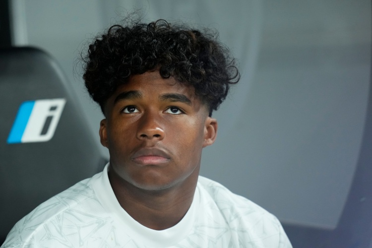  恩德里克：在皇馬和世界級(jí)球員一起踢球，必須努力跟上他們的步伐