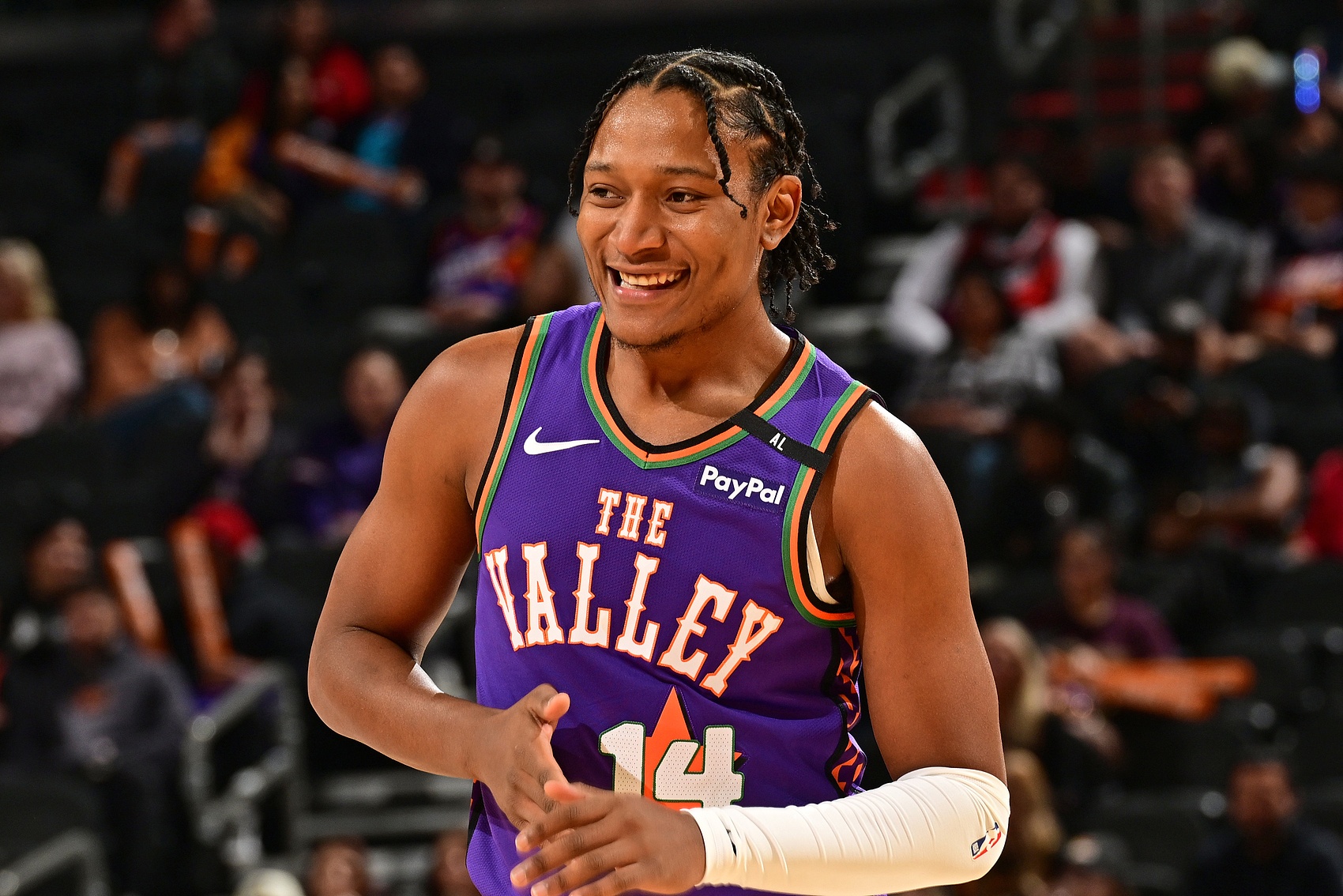  鐵麻了！泰泰-華盛頓8中1&三分6中0得2分3板3助 多次大空位投丟