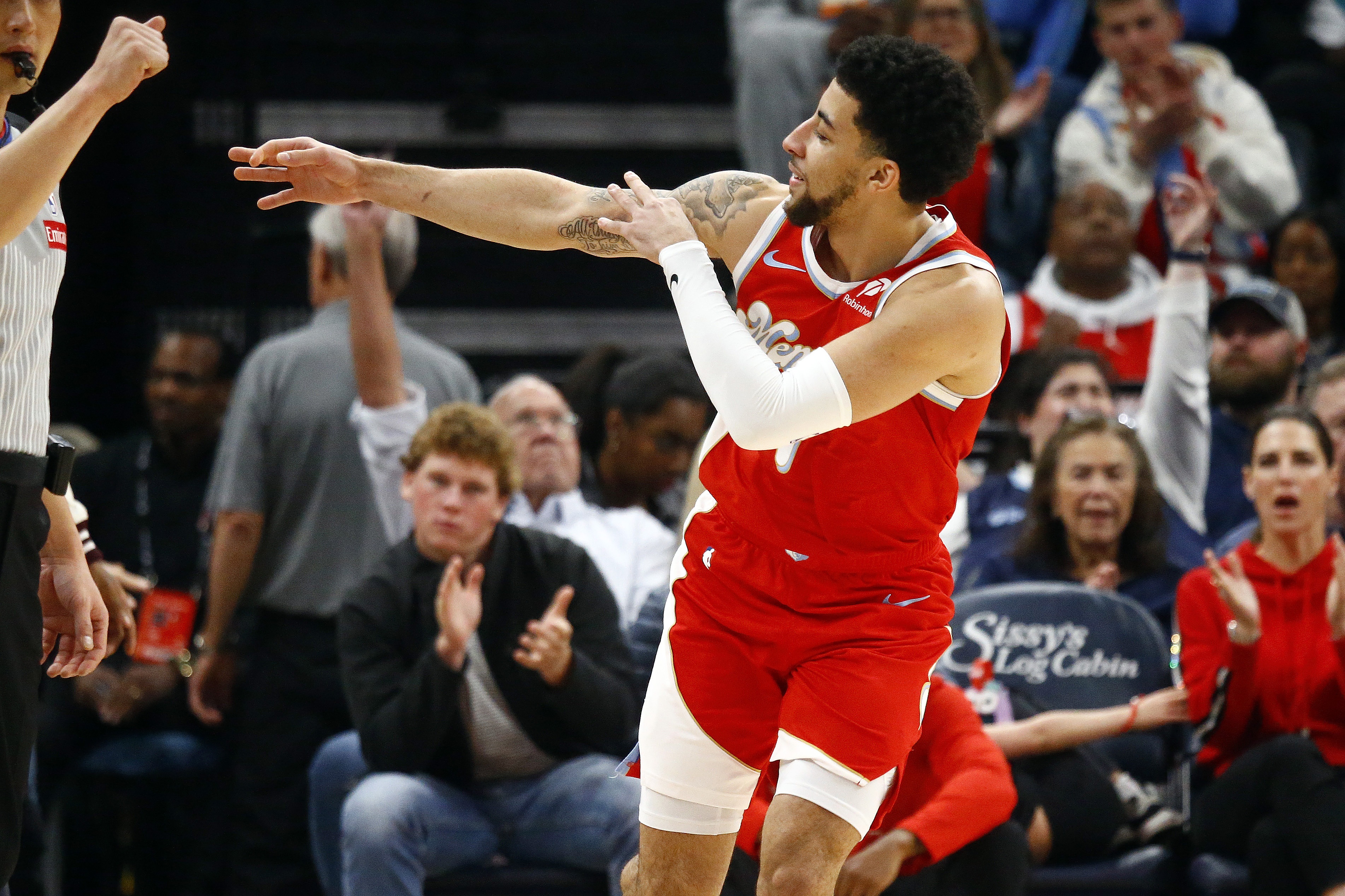  發(fā)揮不錯！小皮蓬10投4中&三分3中2拿到11分6板11助 正負值+22