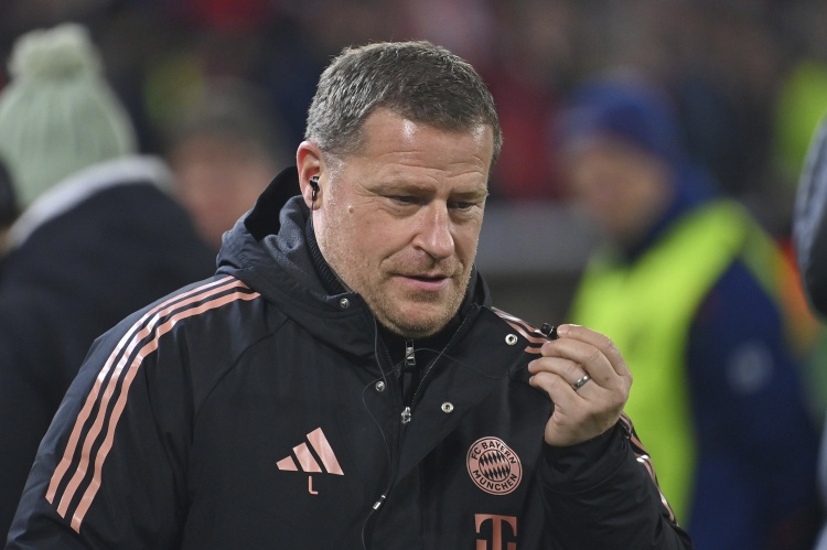  記者：拜仁內(nèi)部對埃貝爾存在不滿，正考慮任命高于他的管理者