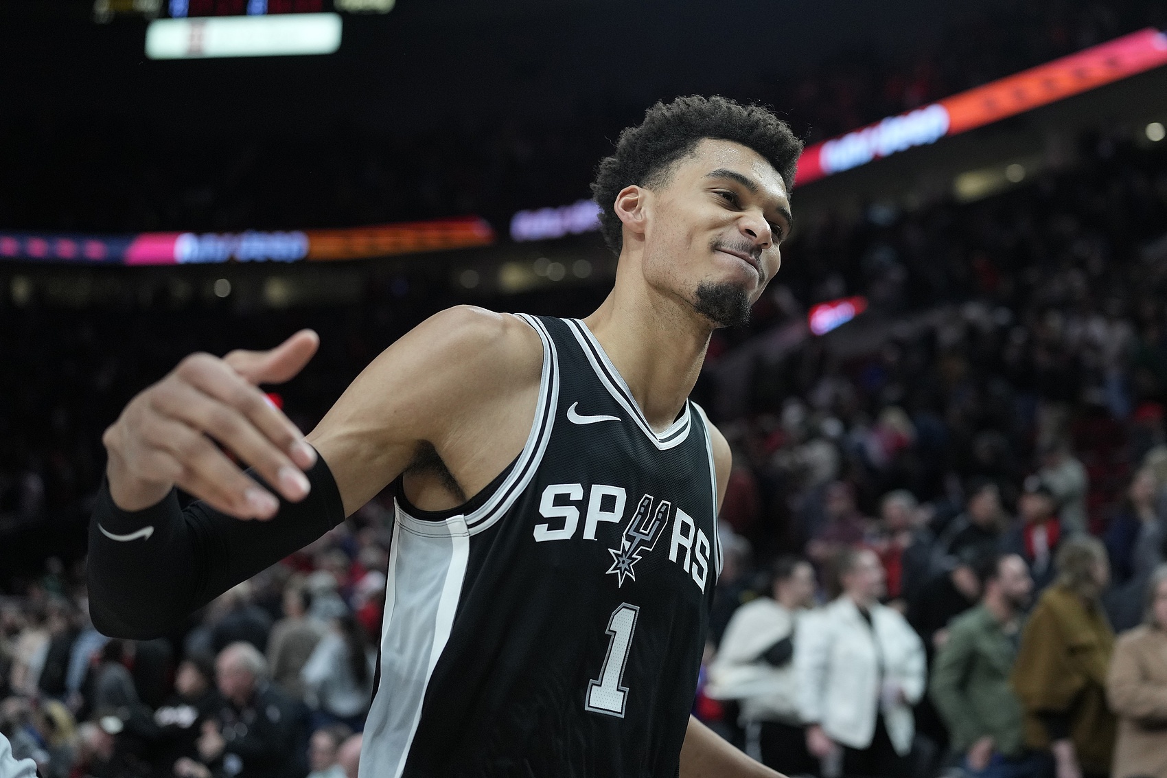  下一個(gè)NBA超級(jí)巨星？文班亞馬——身高&技術(shù)與人格魅力的完美結(jié)合