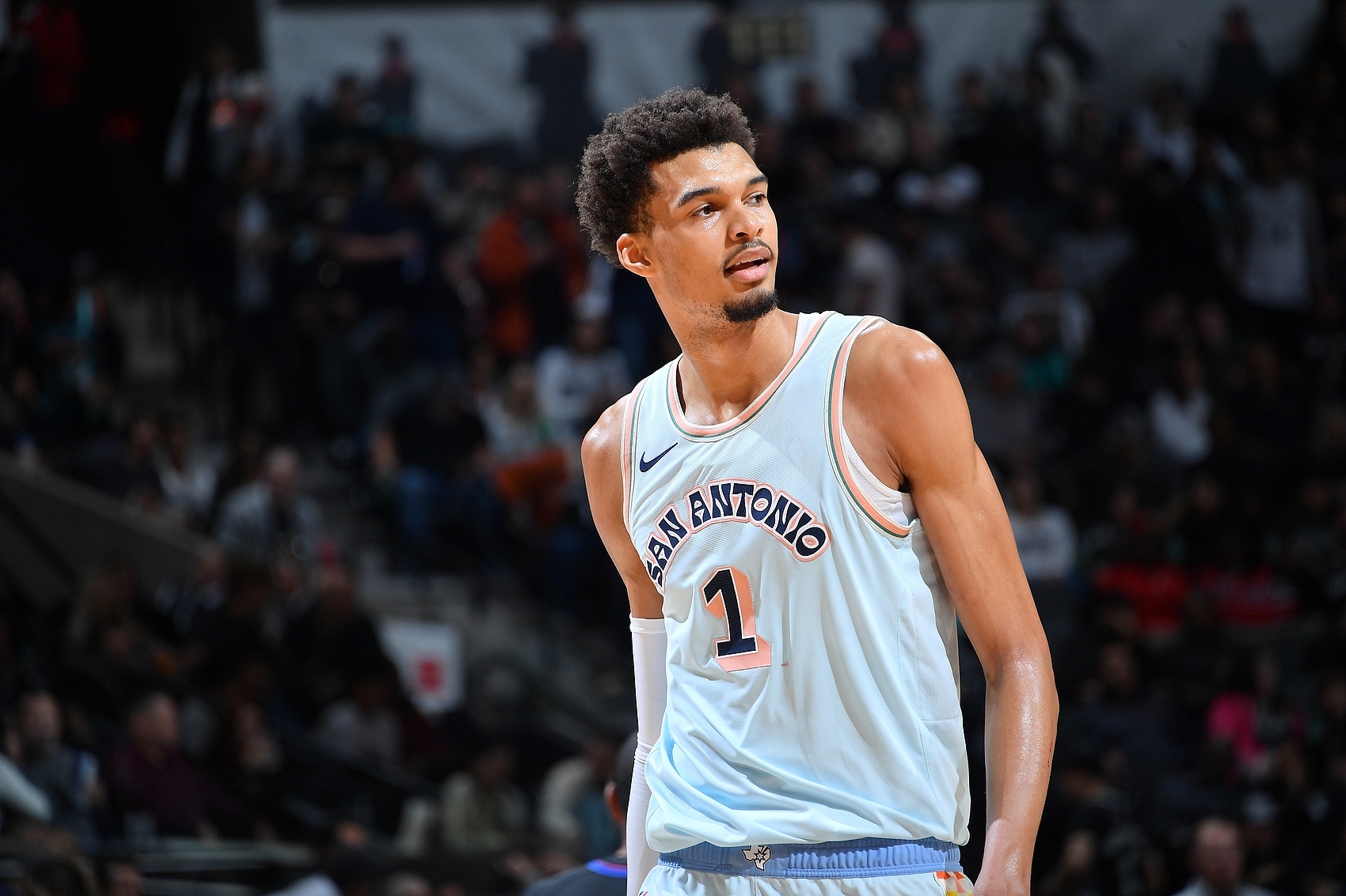  今天外線真熱呀！文班亞馬首節(jié)9分鐘 三分4投全中轟下14分5板！