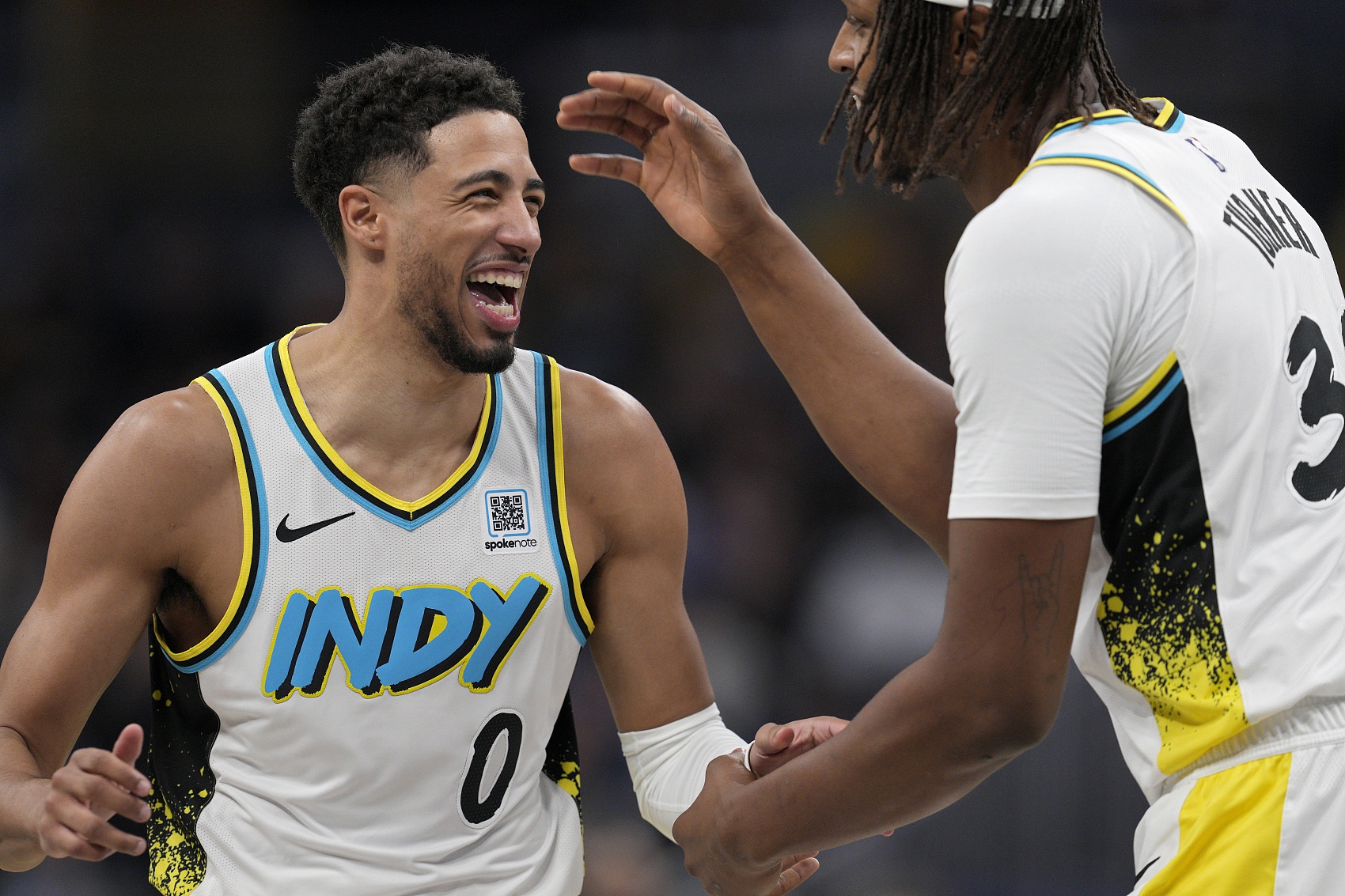  萬(wàn)箭齊發(fā)！步行者次節(jié)狂轟50分 單節(jié)凈勝灰熊24分