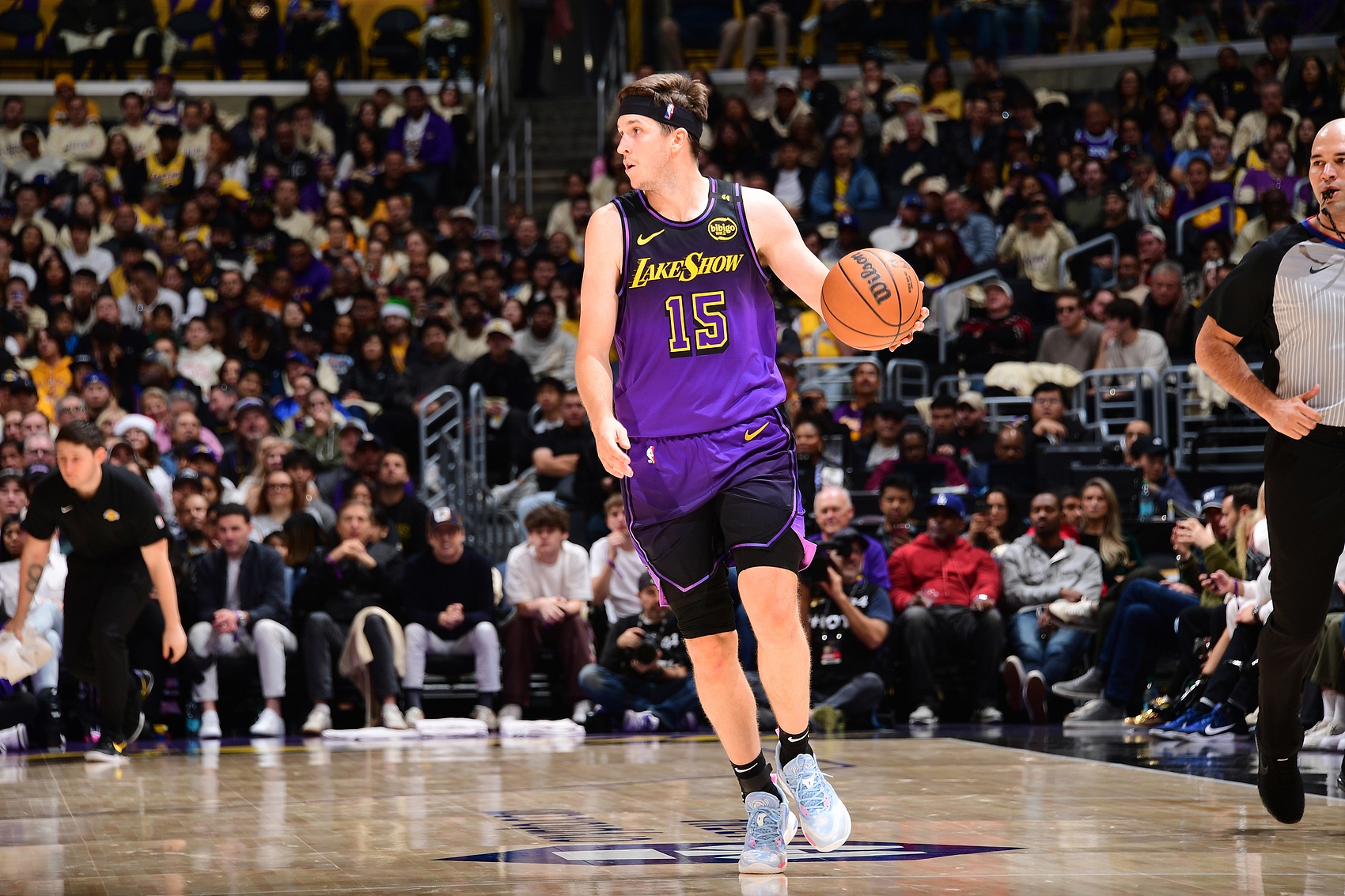  今天狀態(tài)很差！里夫斯外線顆粒無(wú)收9中0 罰球16中15拿23分4助3斷