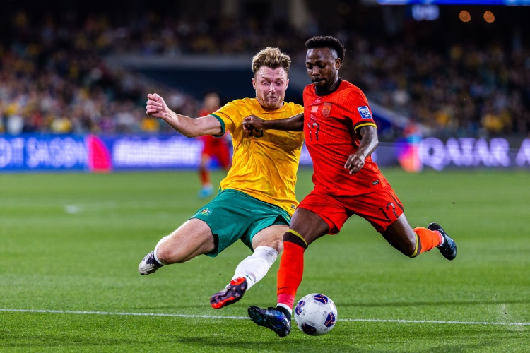  直播吧：費(fèi)南多至今沒(méi)下家，國(guó)足三月比賽基本棄用