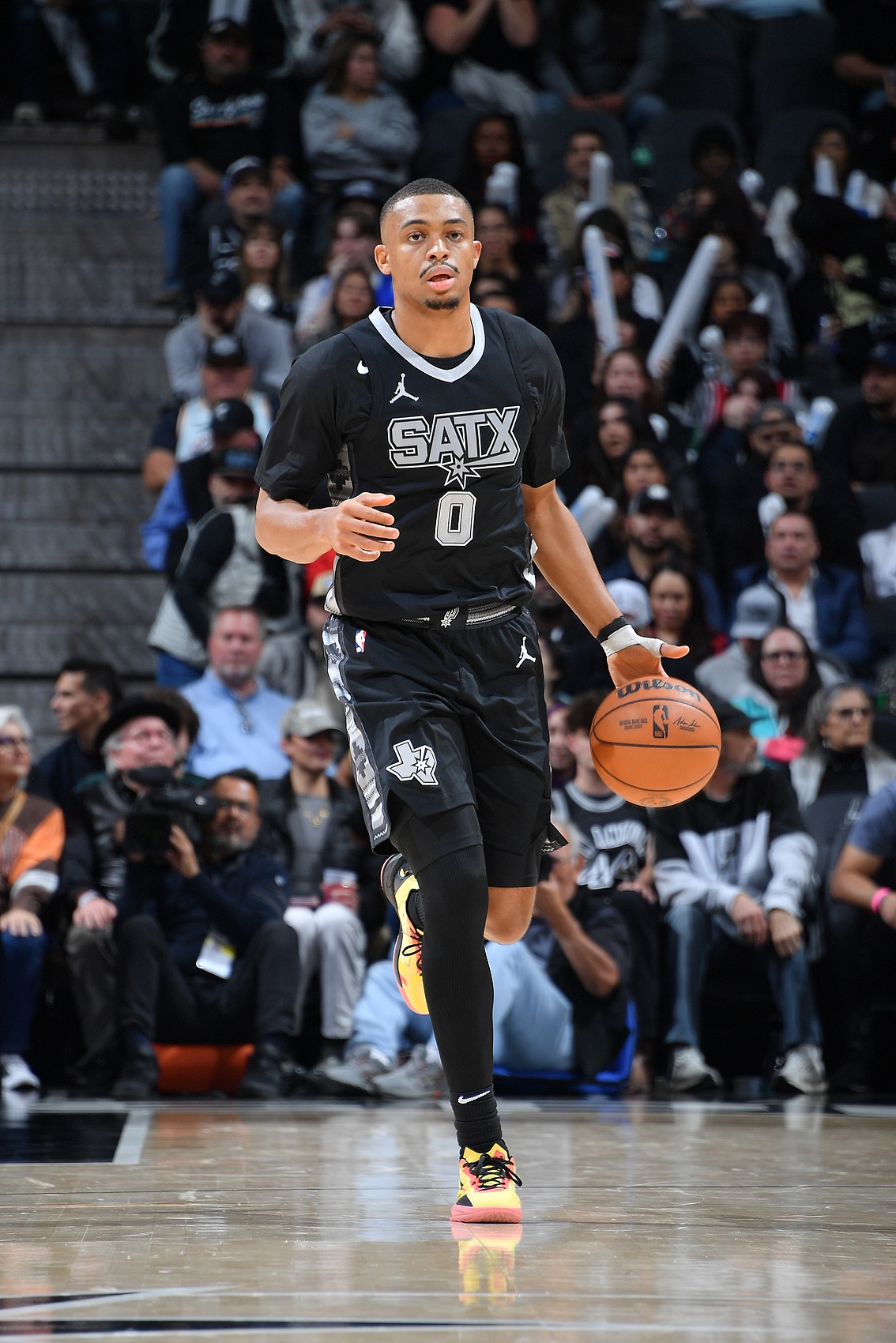  高效替補(bǔ)！凱爾登9投7中&罰球4中4 貢獻(xiàn)18分5板2助