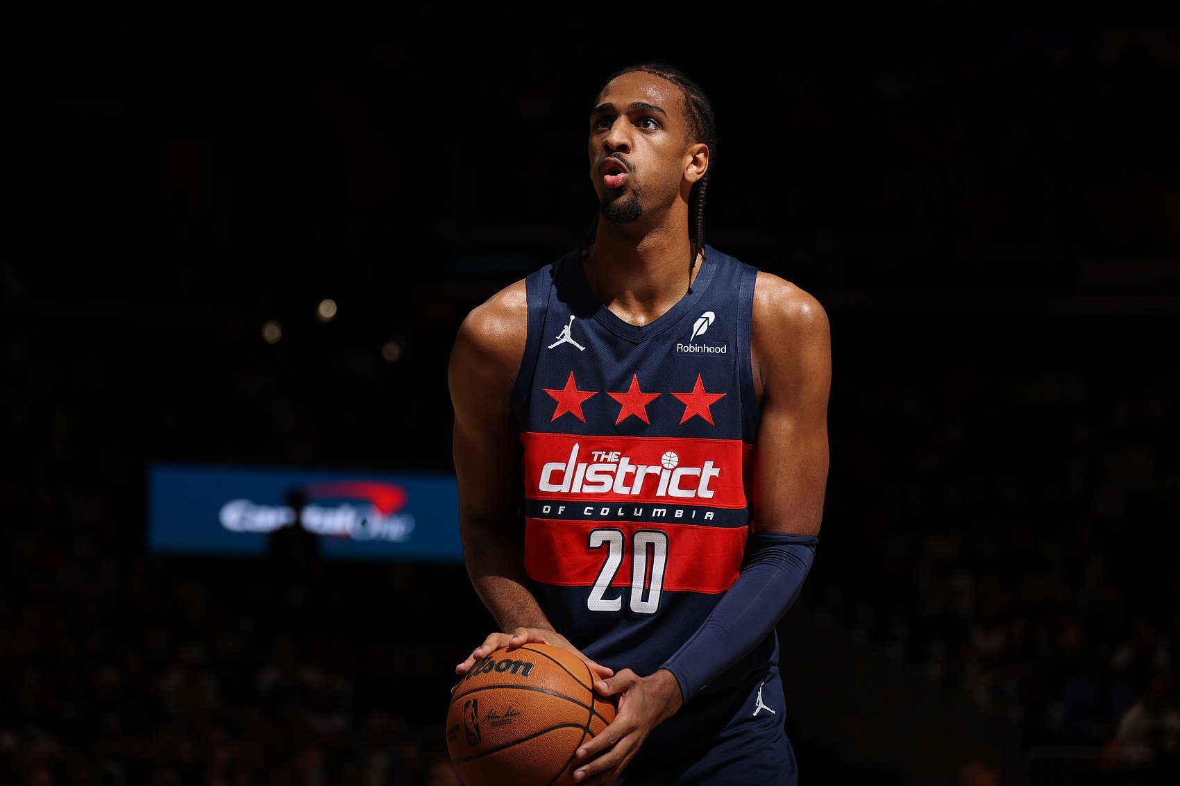  很準！薩爾上半場8投6中&三分6中4 攻下20分5板1助2斷