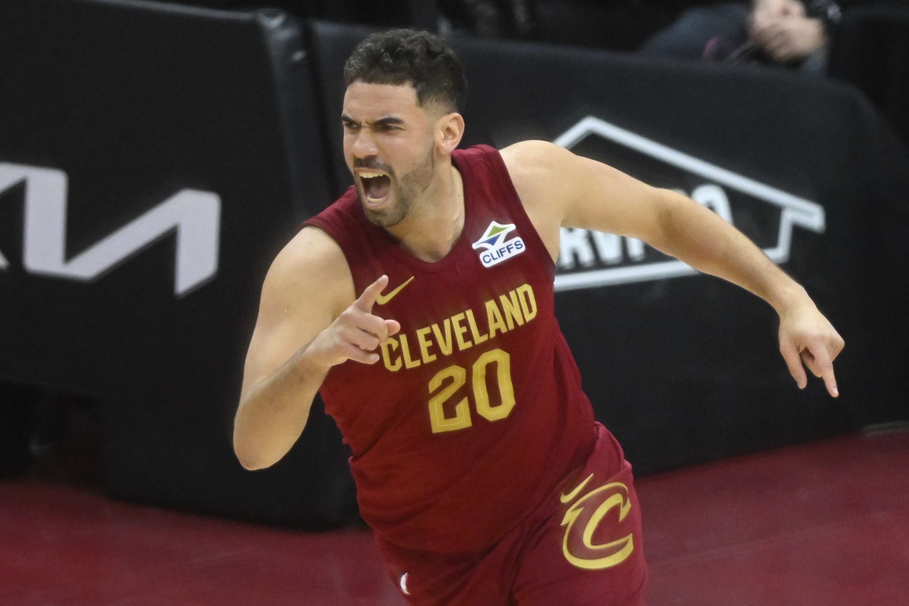  挺好用的！尼昂本賽季全勤&場均8.7分3.7板1.3助 三分命中率40%