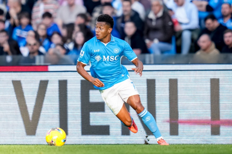  內(nèi)雷斯：那不勒斯將繼續(xù)競爭意甲冠軍，對米蘭是否復出由孔蒂決定