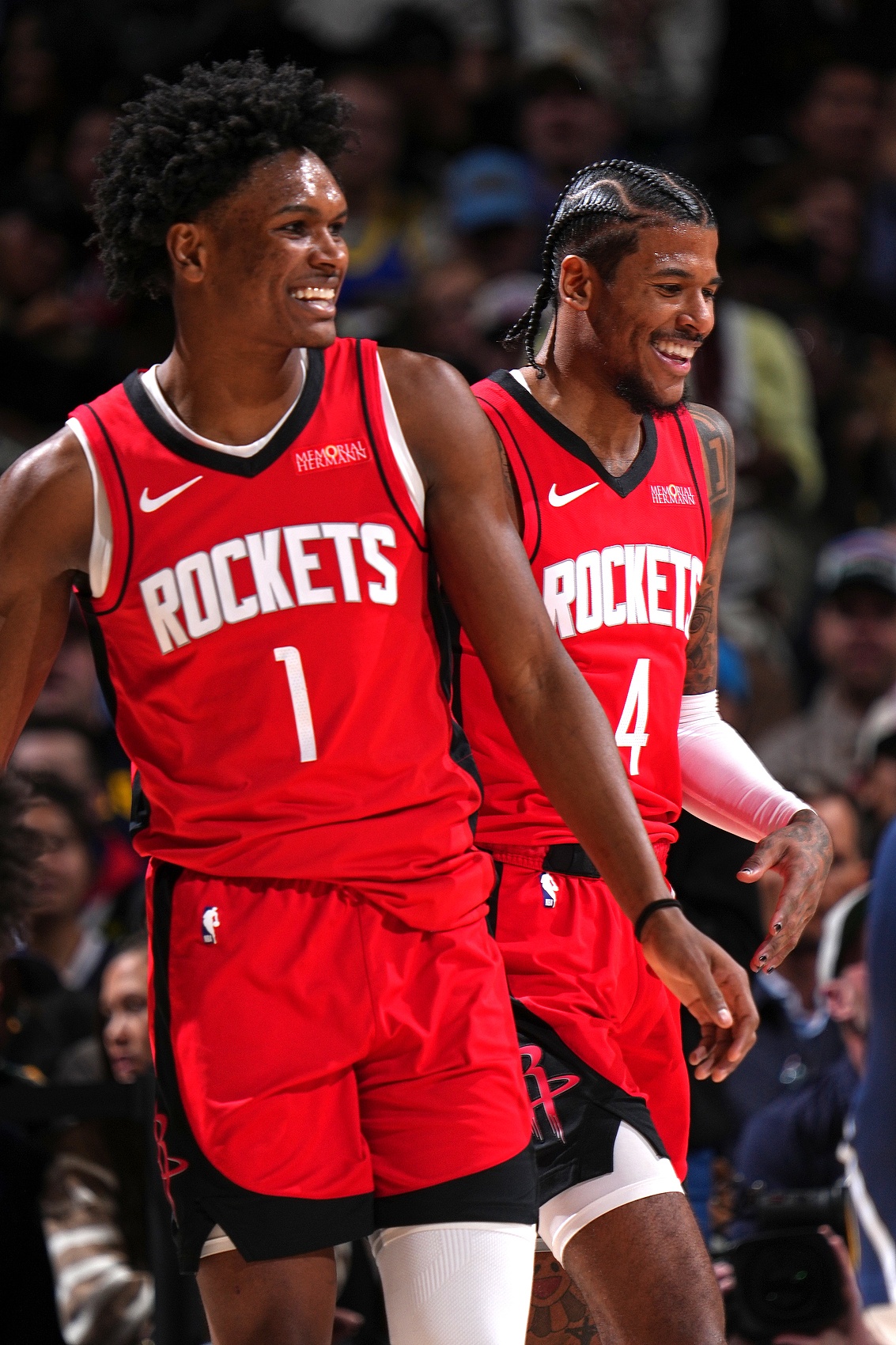  壓制！三節(jié)打完火箭101-75領(lǐng)先馬刺26分 杰倫-格林&阿門各21分