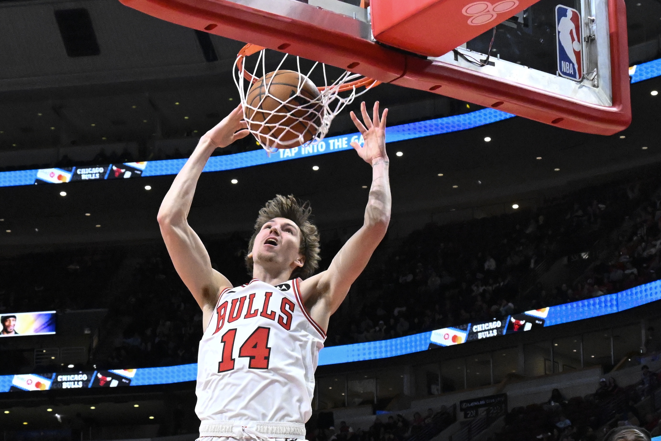  爆發(fā)！布澤利斯18投12中&三分10中5 爆砍生涯新高31分