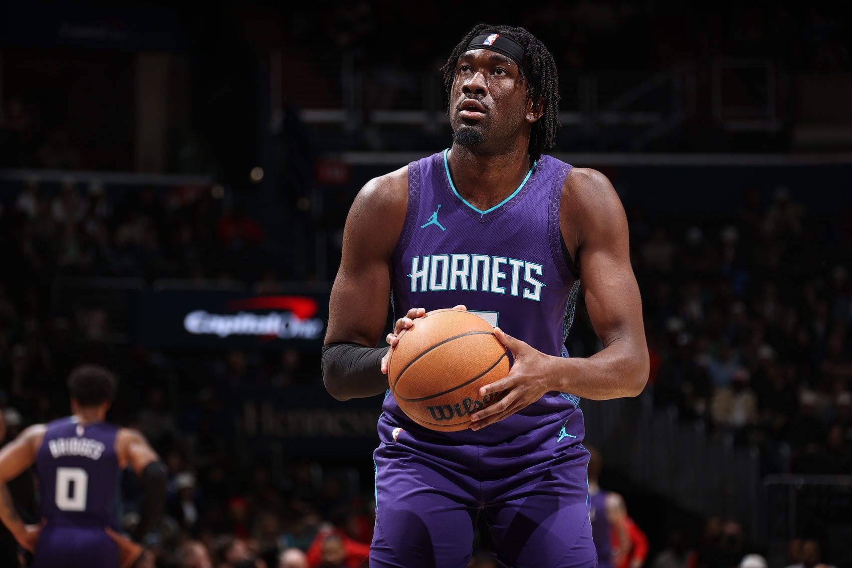  東眉互換+馬威鬧劇！美記：湖人擁有過去7天最令人震驚的3個(gè)時(shí)刻