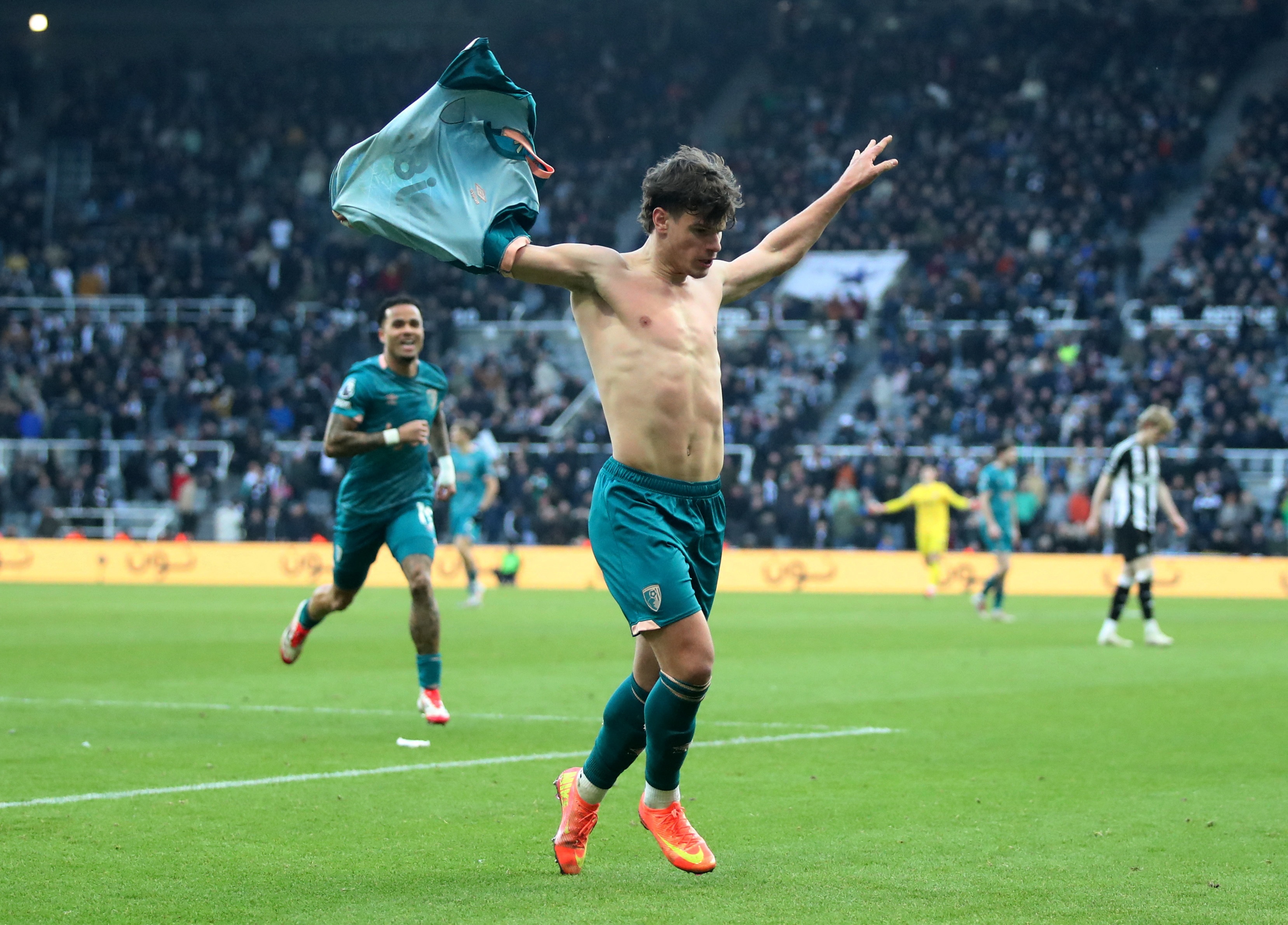  電訊報(bào)：預(yù)計(jì)利物浦今夏競(jìng)購科爾克茲，球員轉(zhuǎn)會(huì)費(fèi)超4000萬鎊