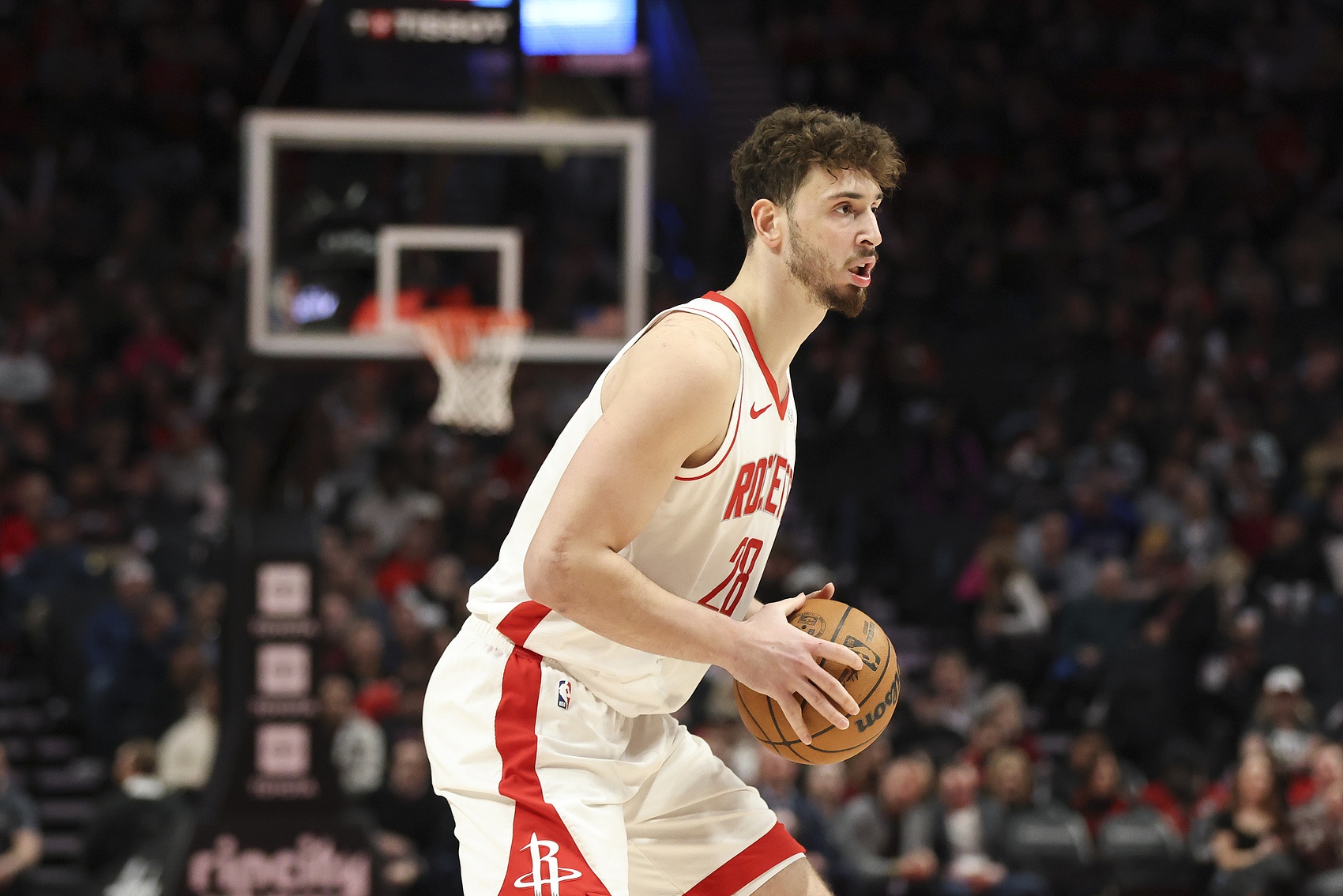  不浪費(fèi)機(jī)會(huì)！申京半場(chǎng)4中4高效拿下13分3板3助1斷