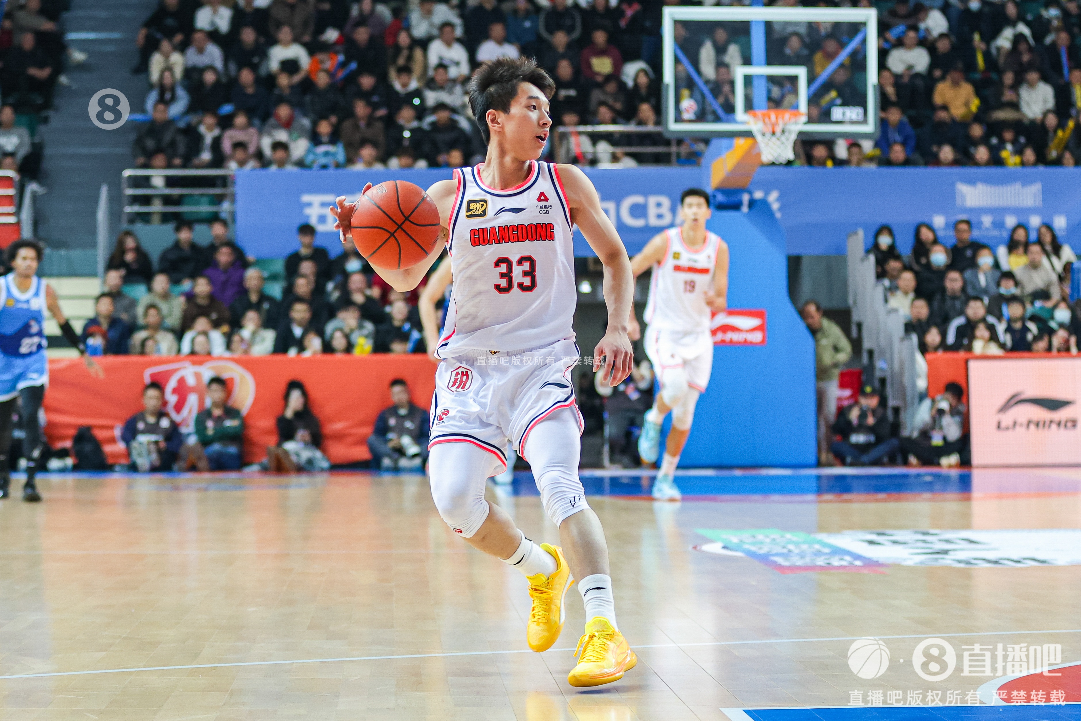  展現(xiàn)自己！楊溢18中8拿下全場并列最高的20分 外加4板5助3斷