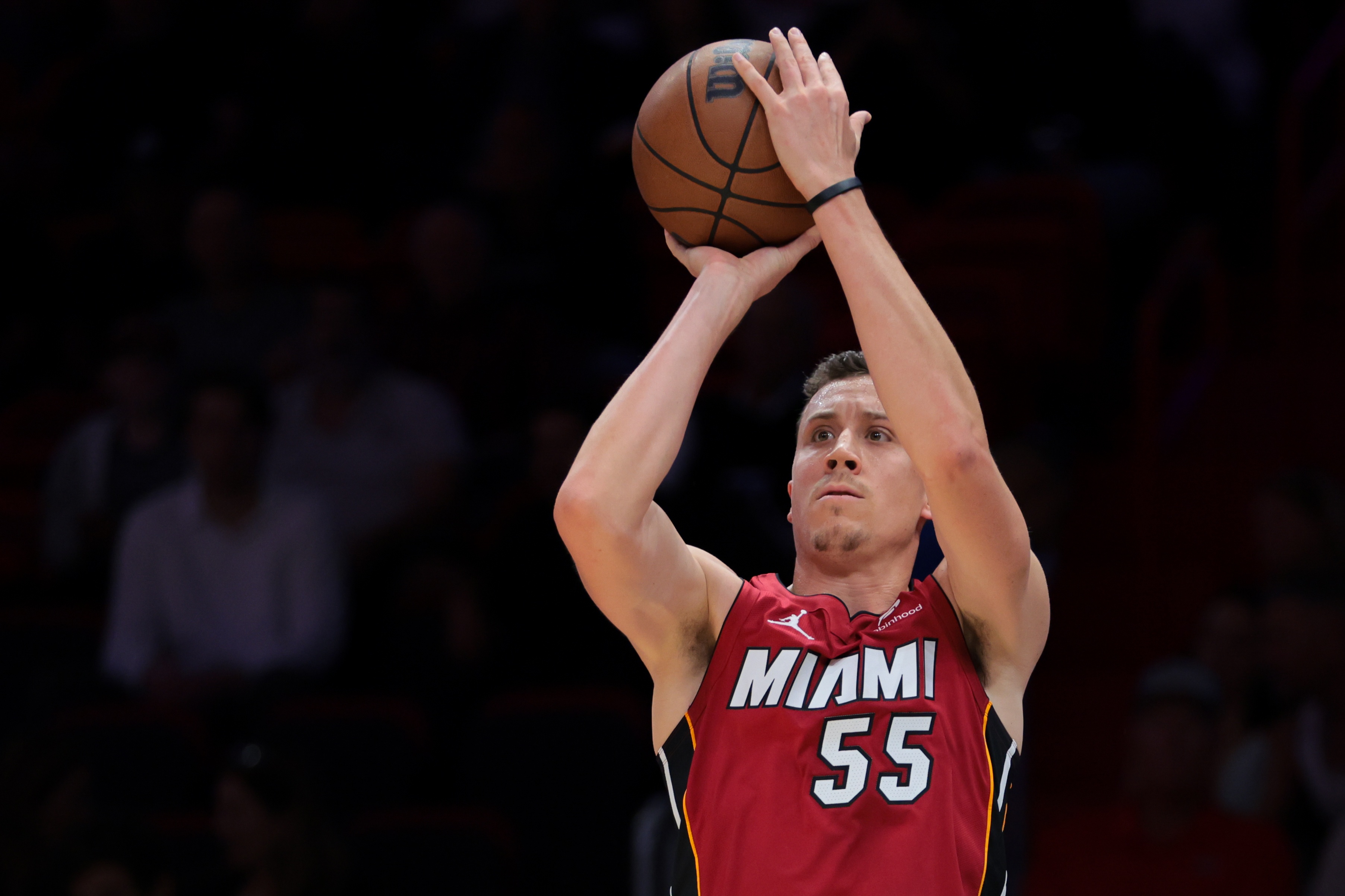  僅有的外線火力！鄧羅12中8&三分9中5砍22分 其他人外線合計(jì)14中1