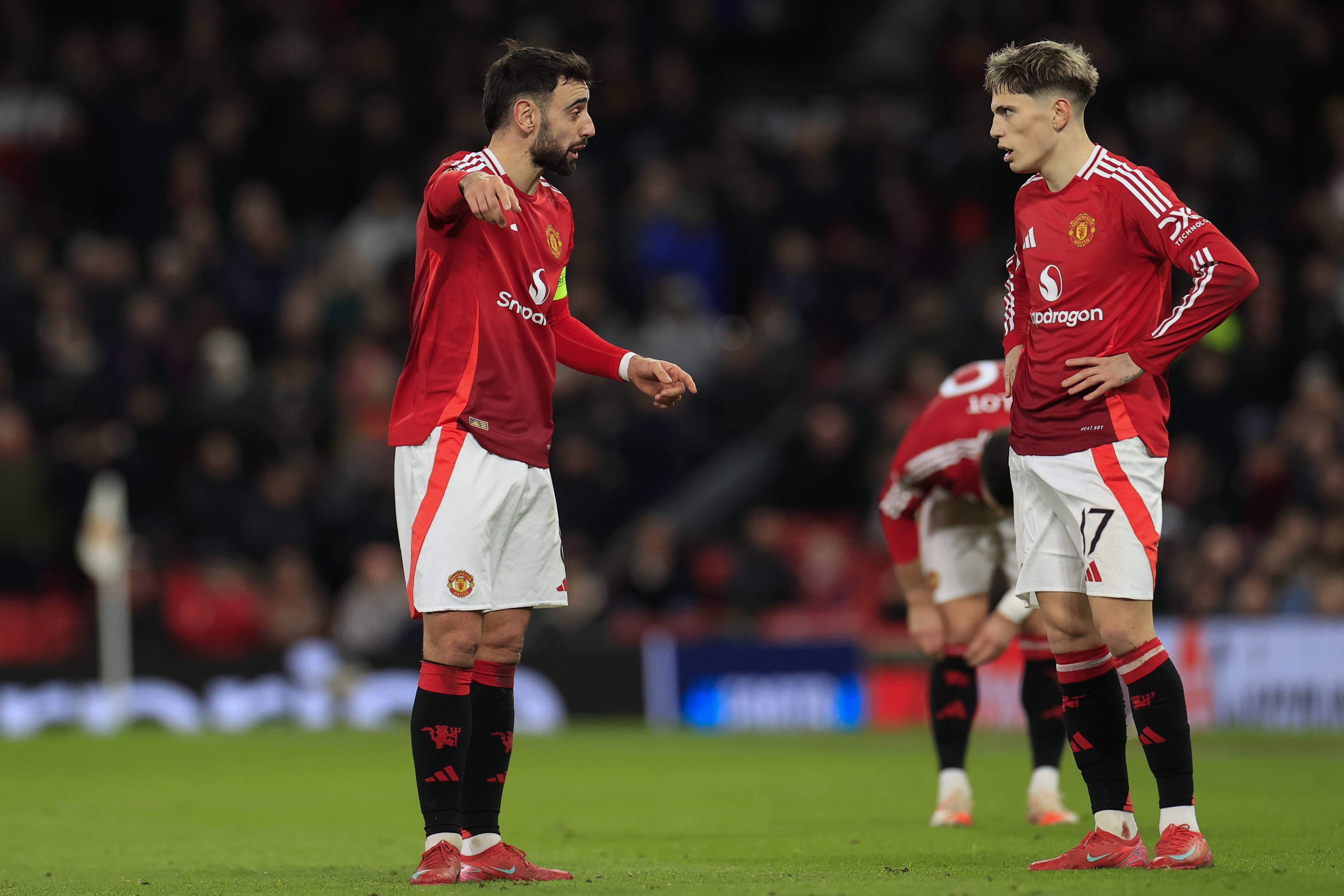  英媒：為了留下B費(fèi)，阿莫林愿意將梅努和加納喬出售