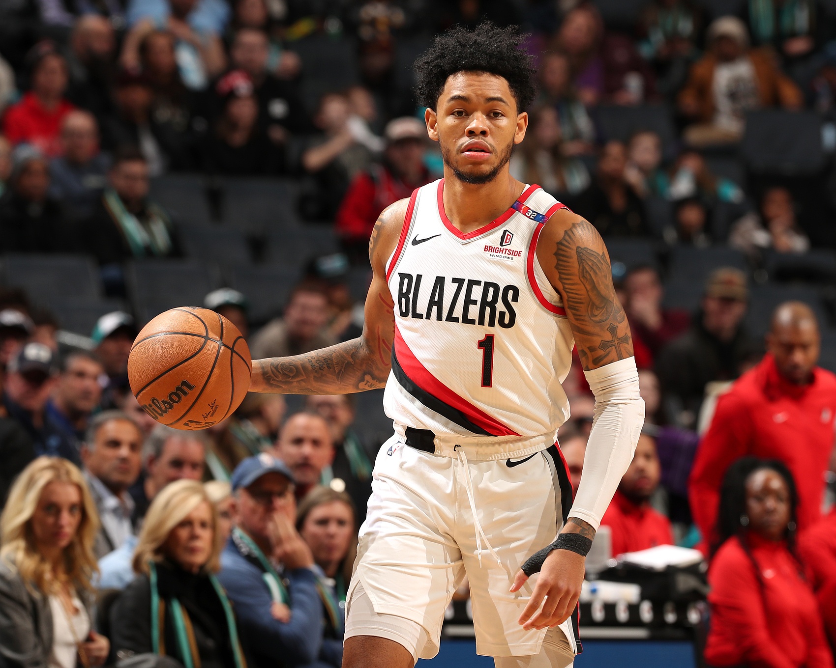  百步穿楊！安芬尼-西蒙斯16中9砍全場最高30分 三分12中8