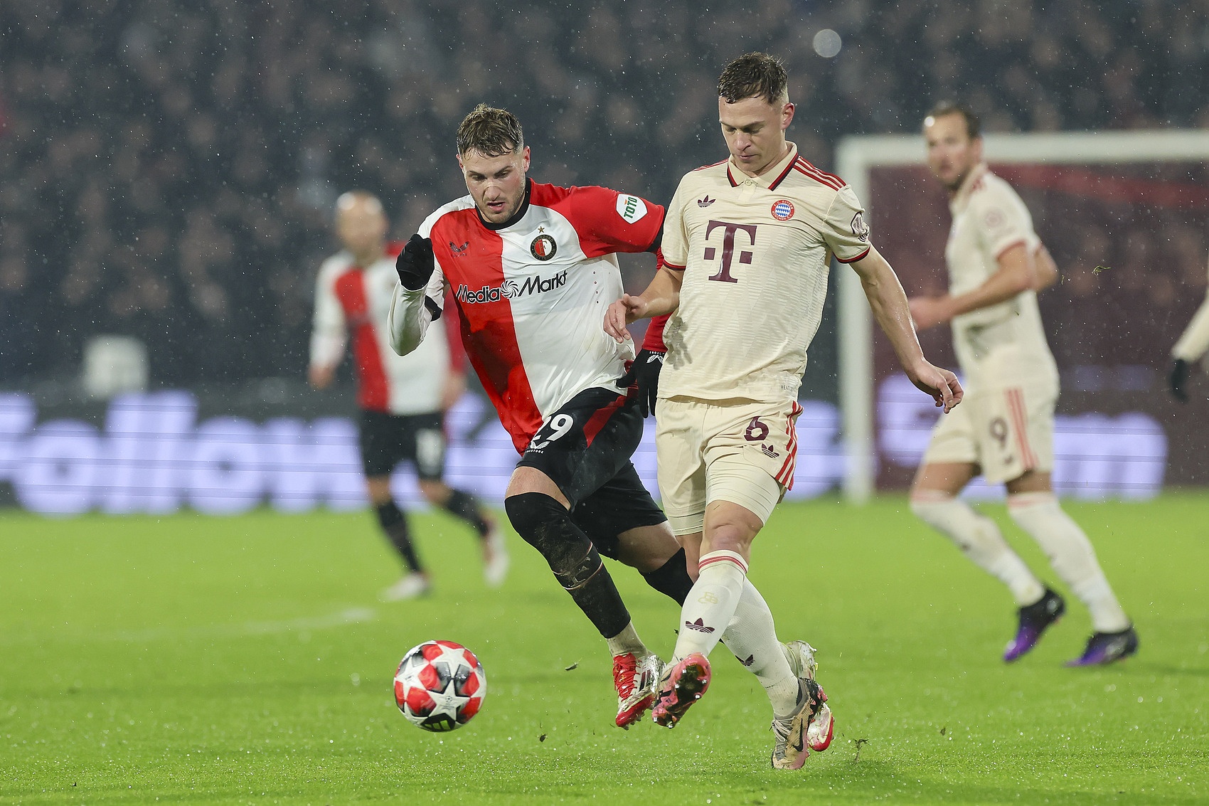  記者：基米希明確表示愿意續(xù)約，拜仁今日將開會&可能做出決定