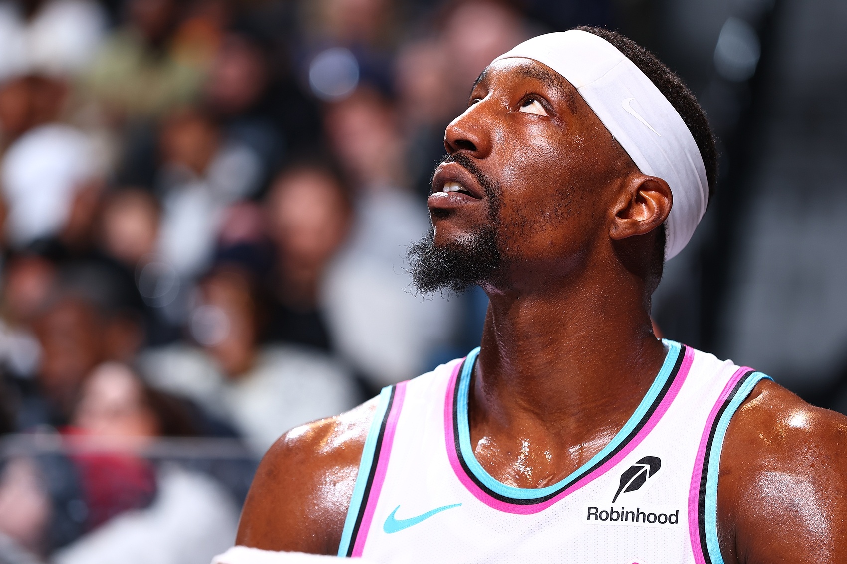  又是一條猛男！阿德巴約半場(chǎng)10中7砍下17分7板3助