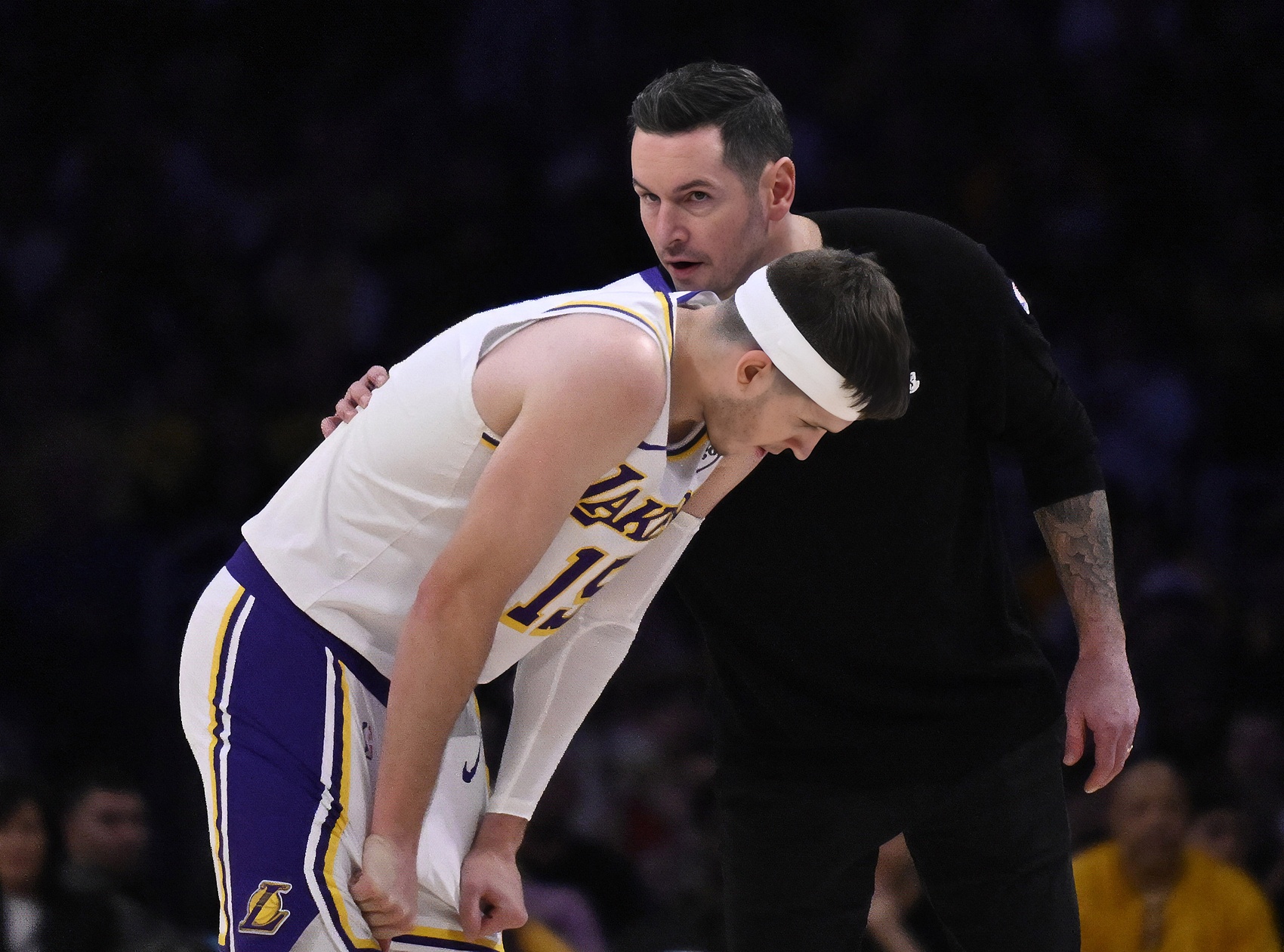  辣眼睛！里夫斯14中3&11罰10中砍17分8板10助+3失誤 正負(fù)值-10