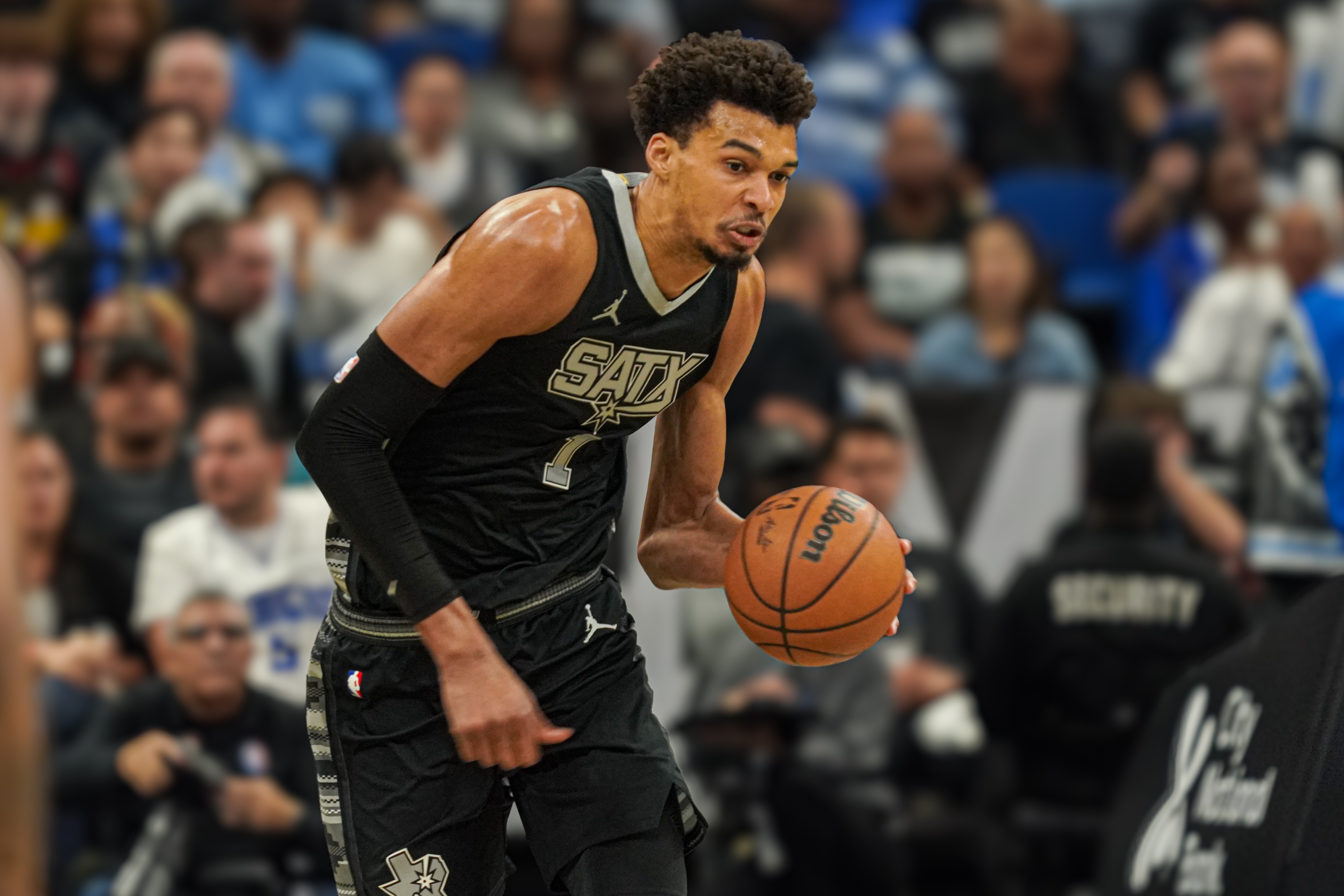  在全明星天賦也離譜！文班大秀暴扣&蓋帽 攻防震懾力拉滿砍6分4板