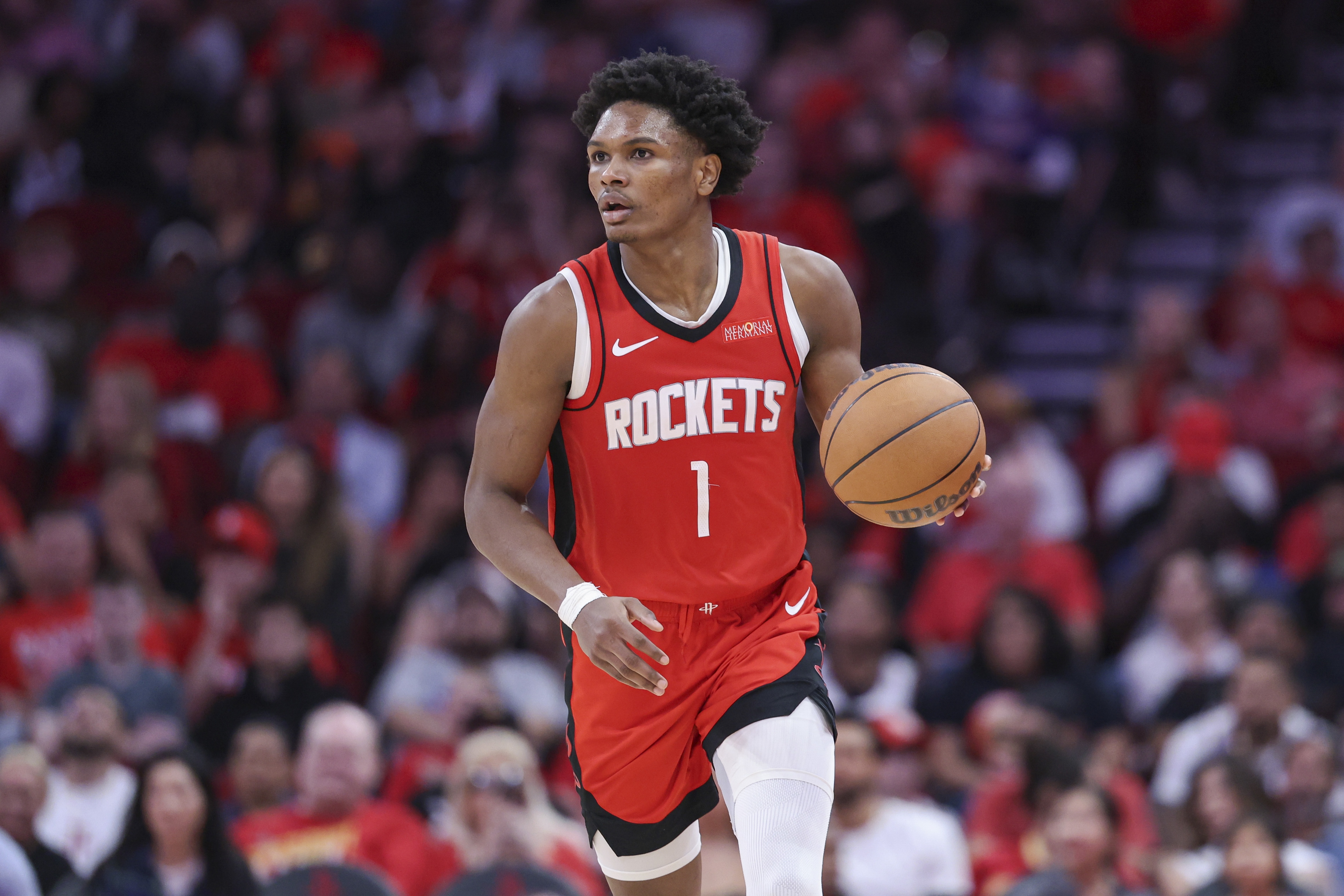  有點(diǎn)鐵！阿門11投5中&4罰0中 得11分6板3帽 5個(gè)進(jìn)球3個(gè)是扣籃