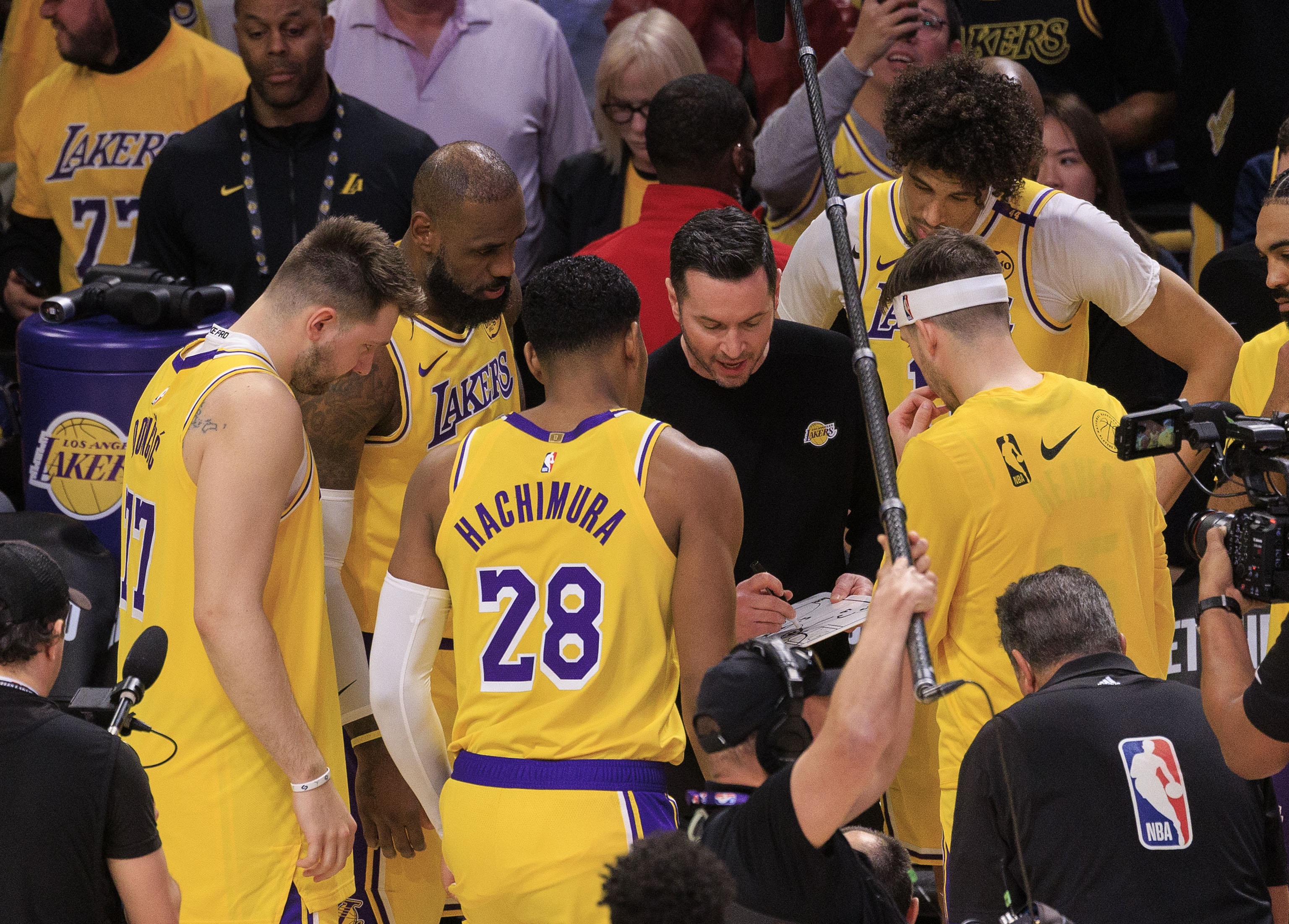  惜敗！雷迪克：仍然要稱贊東契奇、詹姆斯和里夫斯的領(lǐng)導(dǎo)力