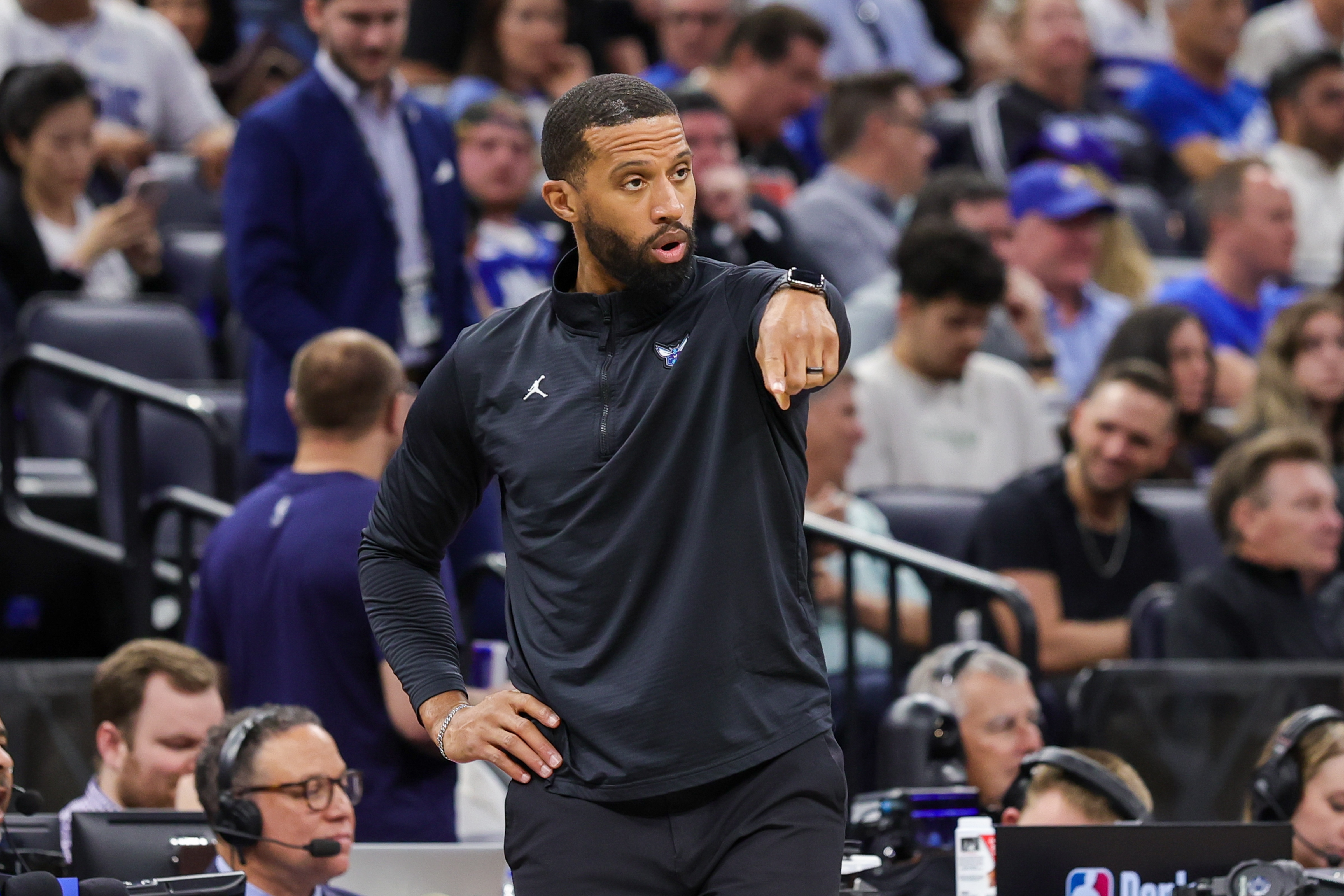  9連客結(jié)束！黃蜂主帥：我們成長了很多 我們對自己有了更多的了解