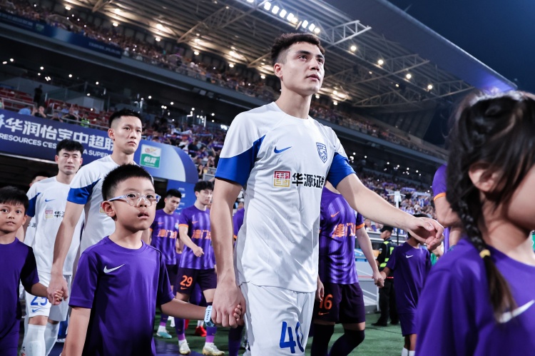  記者：吾米提江加盟海港，大概率600萬轉(zhuǎn)會(huì)費(fèi)+賀慣外租模式