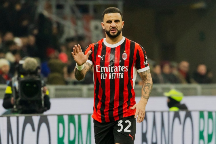  安布羅西尼：米蘭應(yīng)買(mǎi)斷沃克，很驚訝曼城允許他離開(kāi)