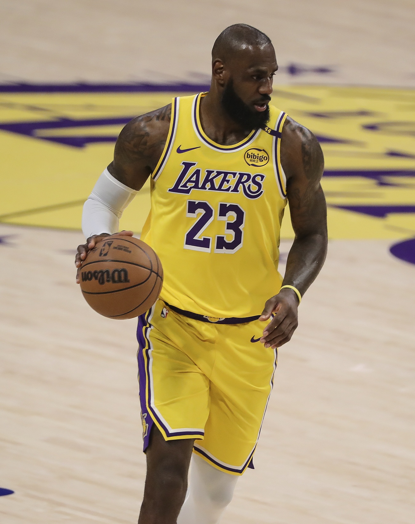  砍40分8板4助2斷！后天打掘金！詹姆斯：我下一場會打得更好