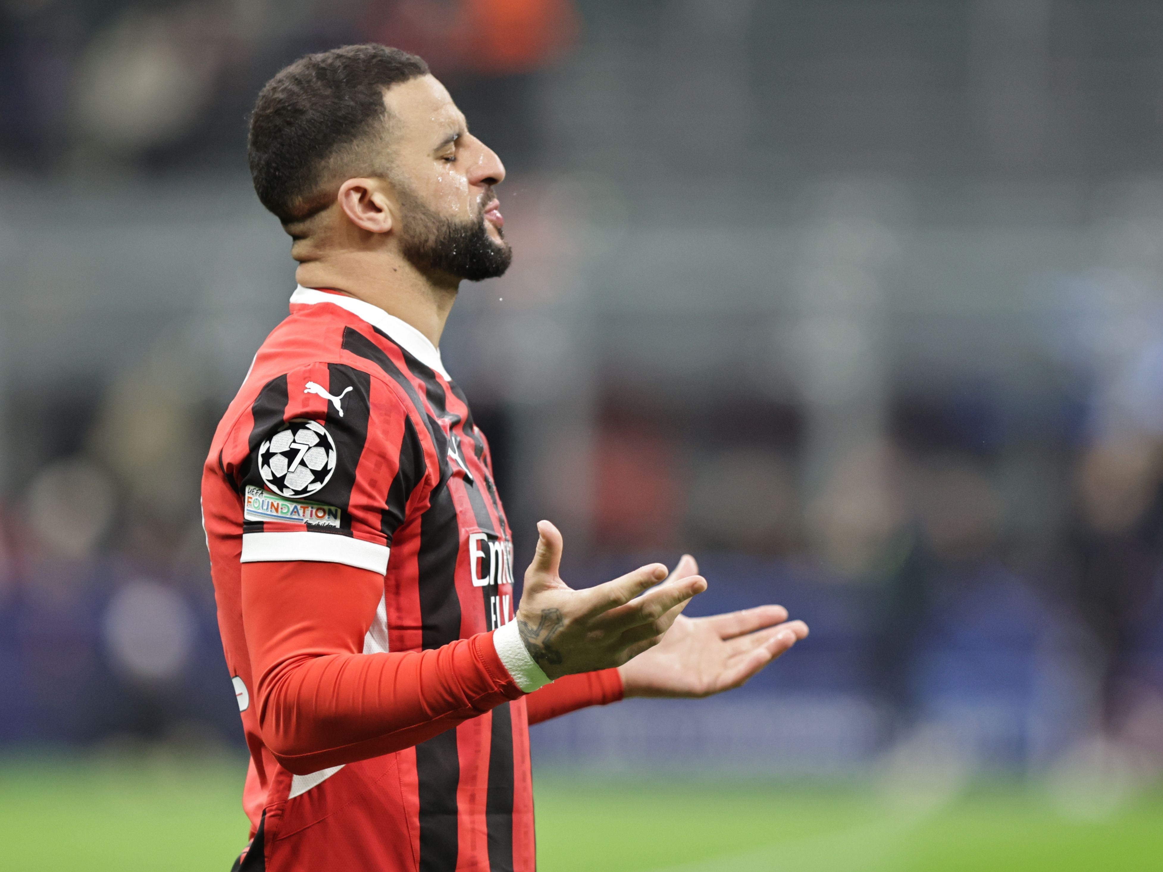  隆戈：米蘭傾向于買斷沃克，將提供2年合同&凈年薪450萬歐