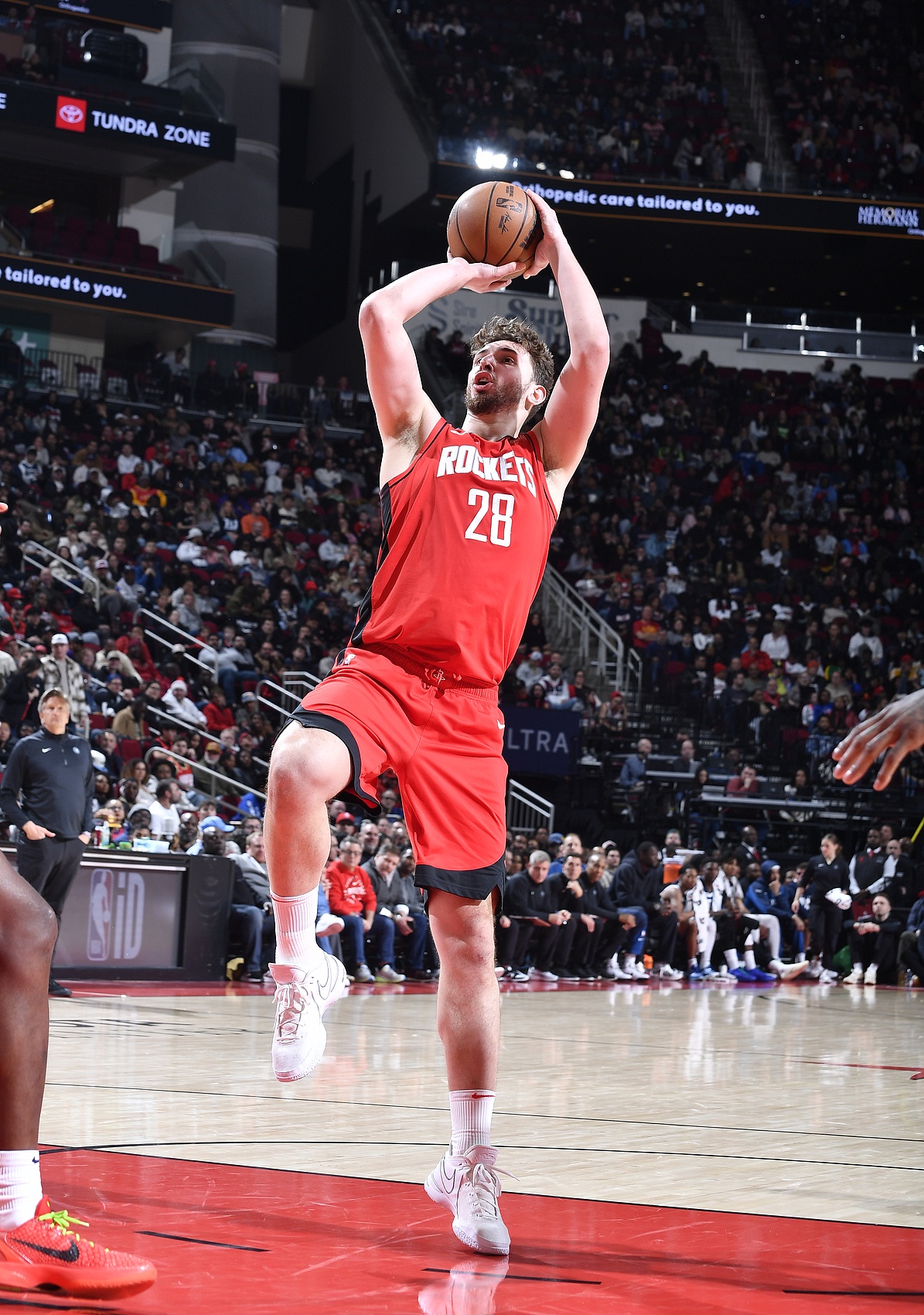  常規(guī)兩雙！申京16中7得16分15板4助 前場(chǎng)板有8個(gè)超獨(dú)行俠全隊(duì)