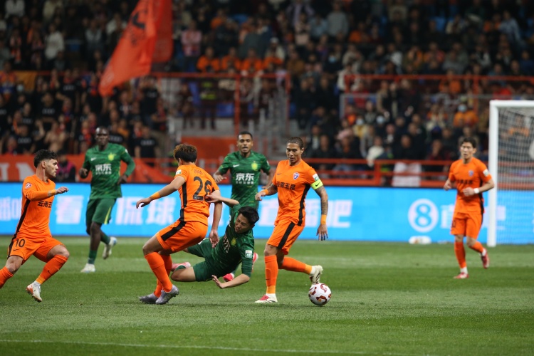  昨日云南玉昆在五華與梅州客家進行教學賽，最終兩隊1-1戰(zhàn)平