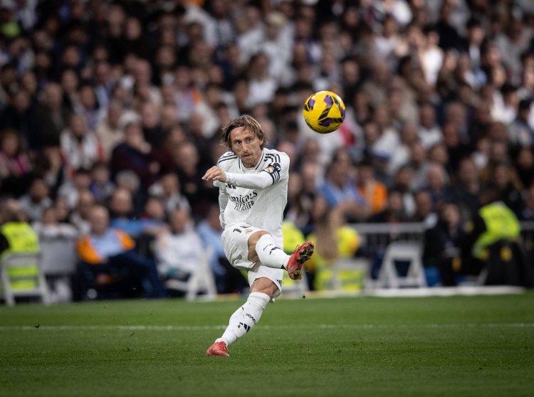  莫德里奇42次參加馬德里德比，并列歷史第二&僅次43次的拉莫斯