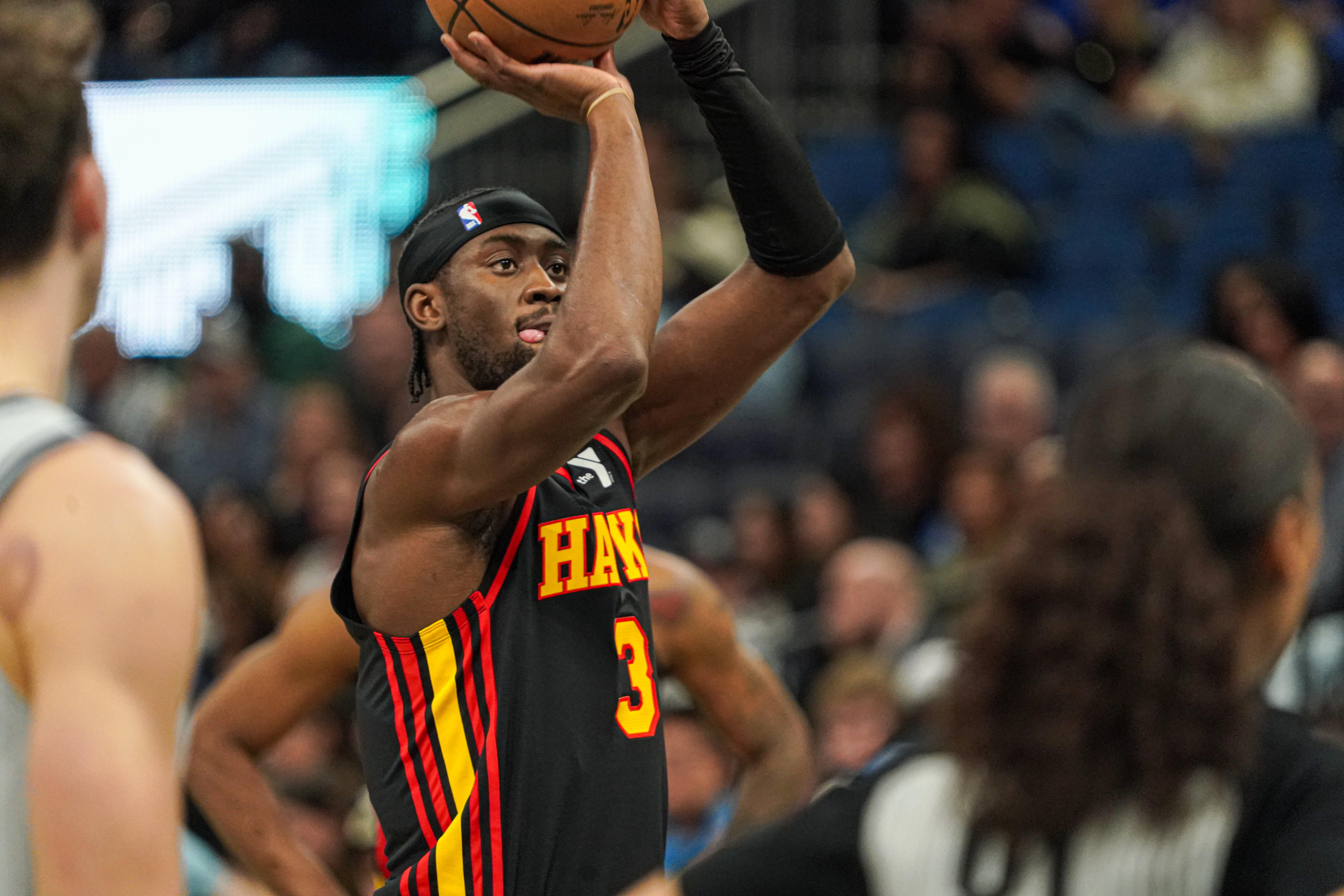  強(qiáng)勢(shì)貢獻(xiàn)難救主！勒韋爾替補(bǔ)27分鐘 16中9拿到23分3助2斷