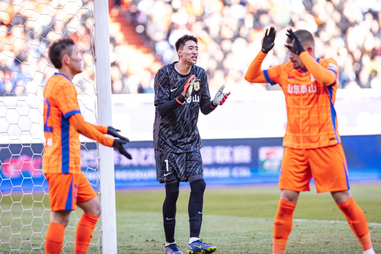  于明：比較滿意于金永這兩場比賽表現(xiàn)，希望孩子發(fā)展越來越好