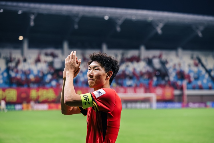  泰山官方：史松宸陳舊性撕脫性骨折，預(yù)計(jì)恢復(fù)期為六周左右