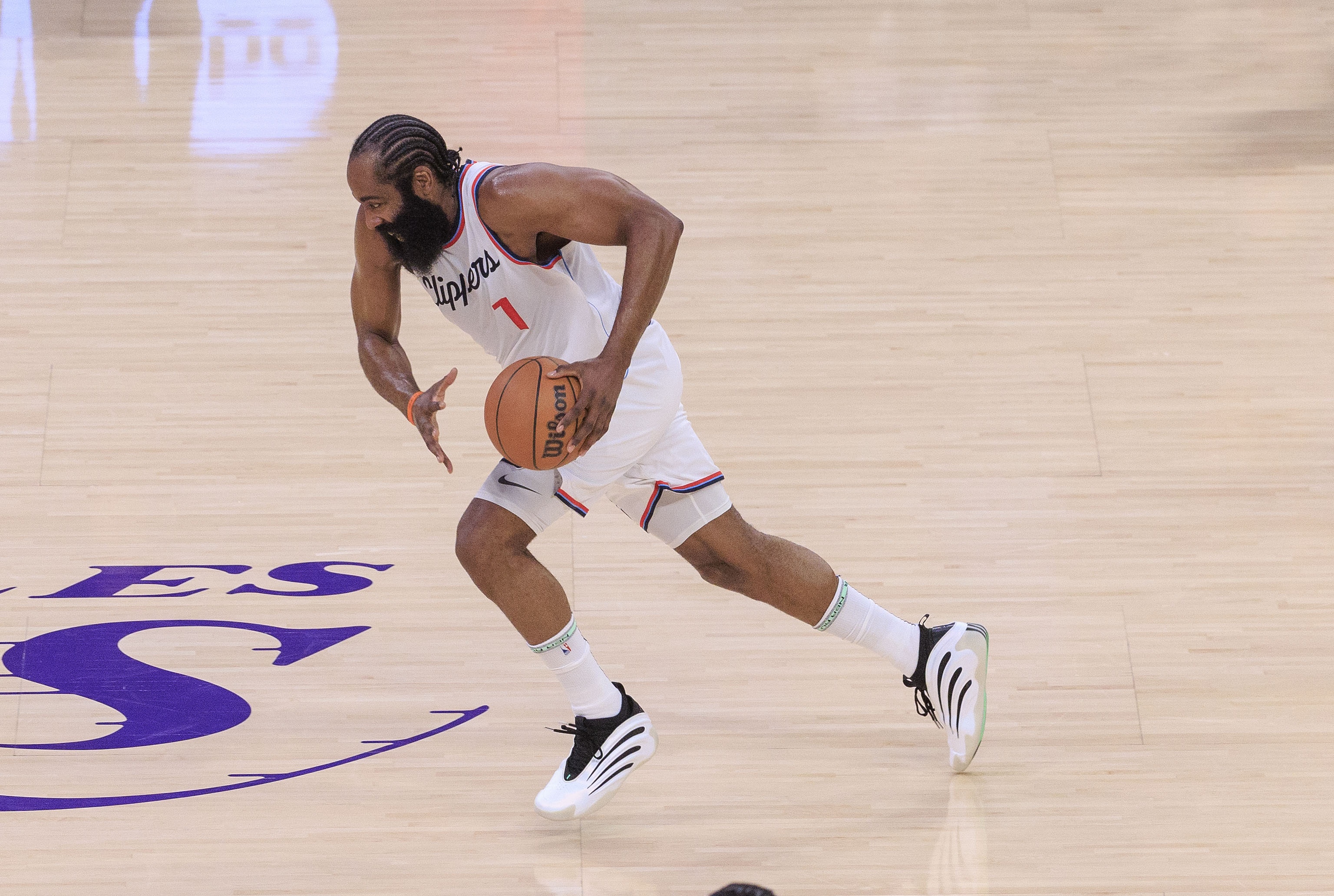  會夸！博格丹：背靠背作戰(zhàn)哈登以身作則 他激發(fā)出我最好的一面